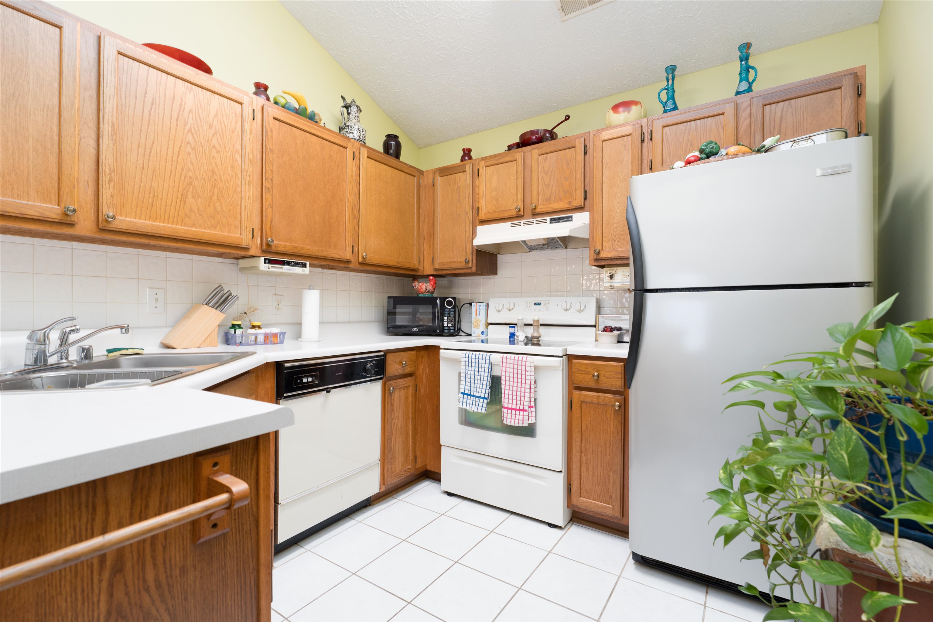 4410 Strickland Dr, Owensboro, Kentucky 42301, 2 Bedrooms Bedrooms, ,2 BathroomsBathrooms,Single Family Residence,For Sale,Strickland Dr,92849
