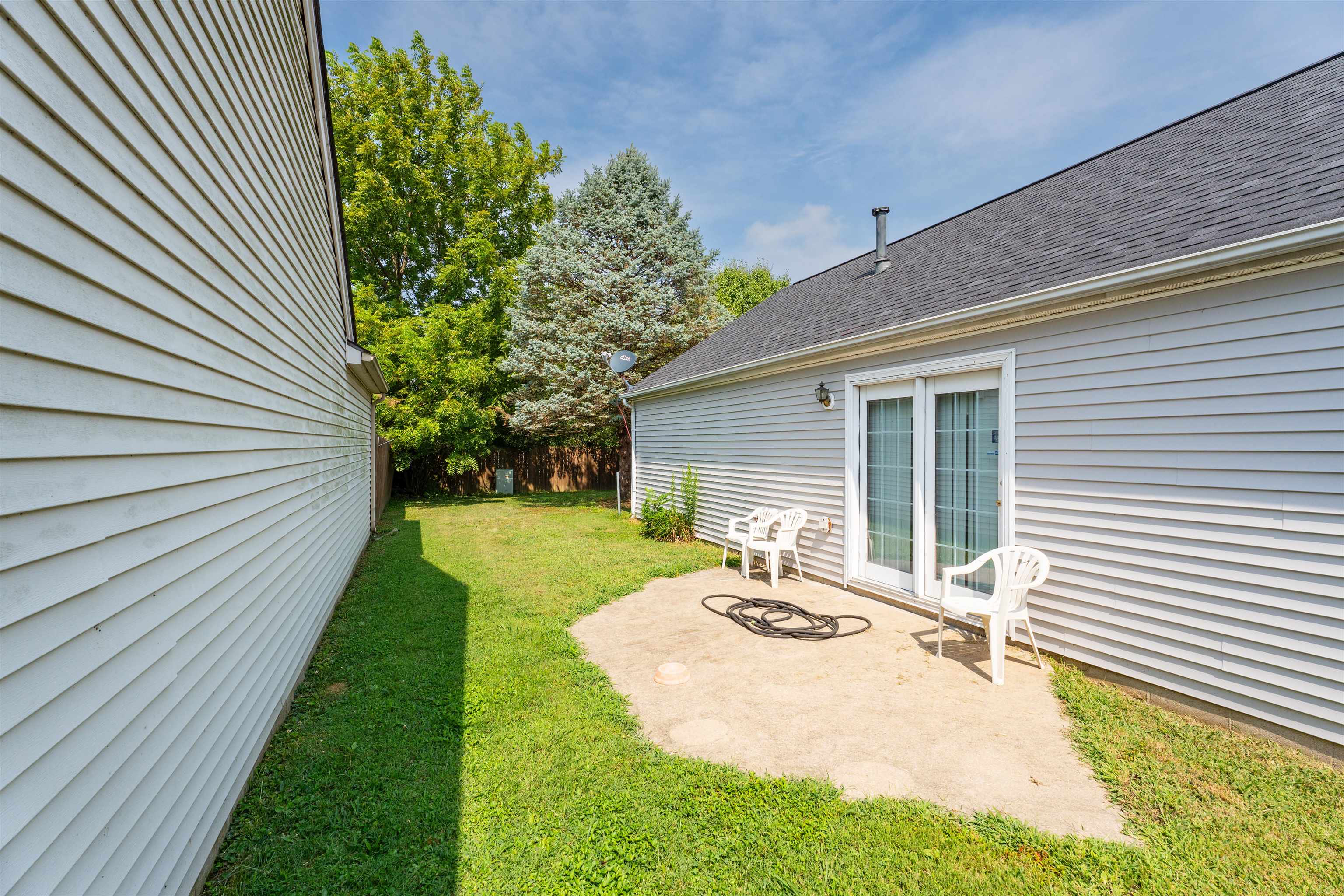 4410 Strickland Dr, Owensboro, Kentucky 42301, 2 Bedrooms Bedrooms, ,2 BathroomsBathrooms,Single Family Residence,For Sale,Strickland Dr,92849