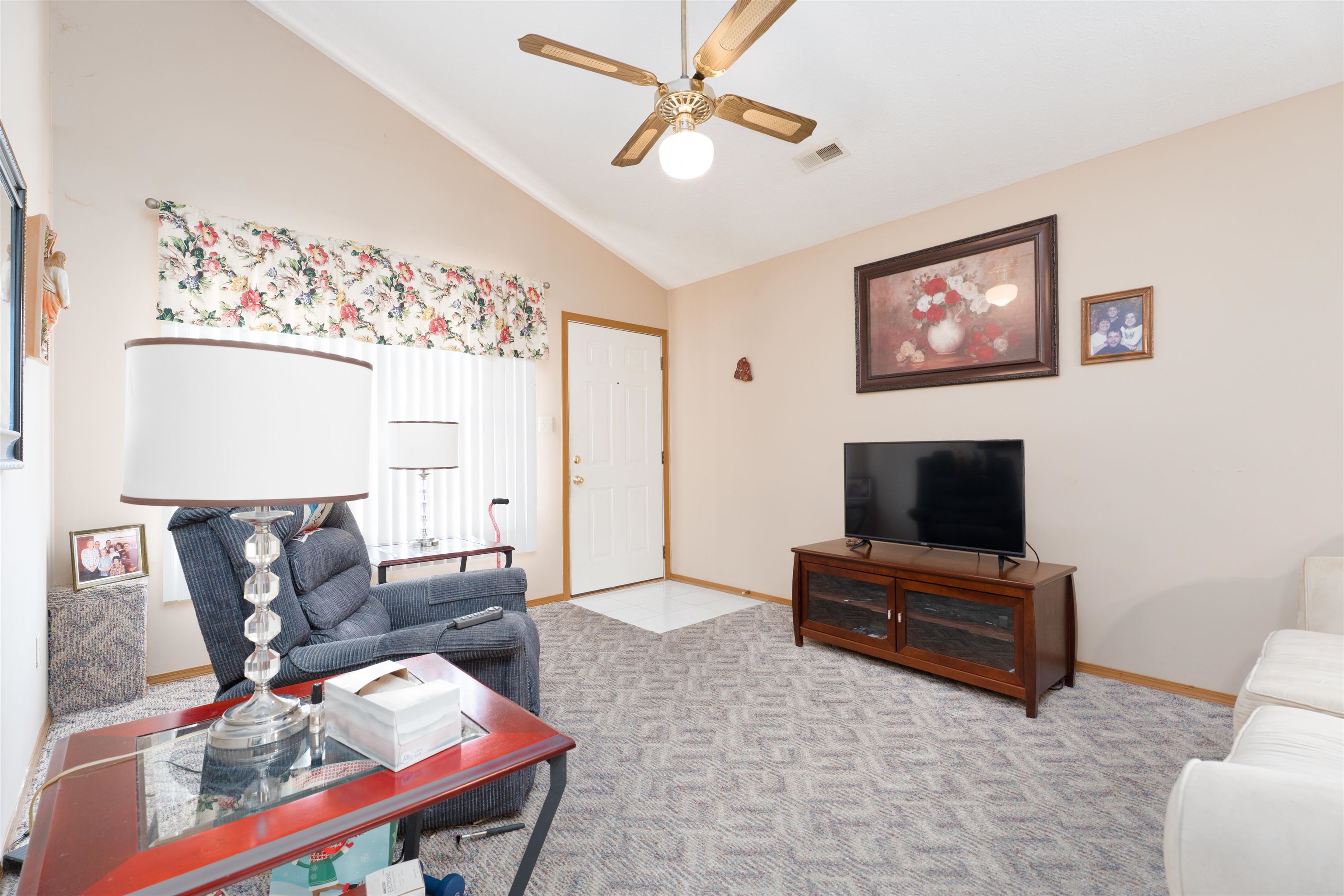 4410 Strickland Dr, Owensboro, Kentucky 42301, 2 Bedrooms Bedrooms, ,2 BathroomsBathrooms,Single Family Residence,For Sale,Strickland Dr,92849