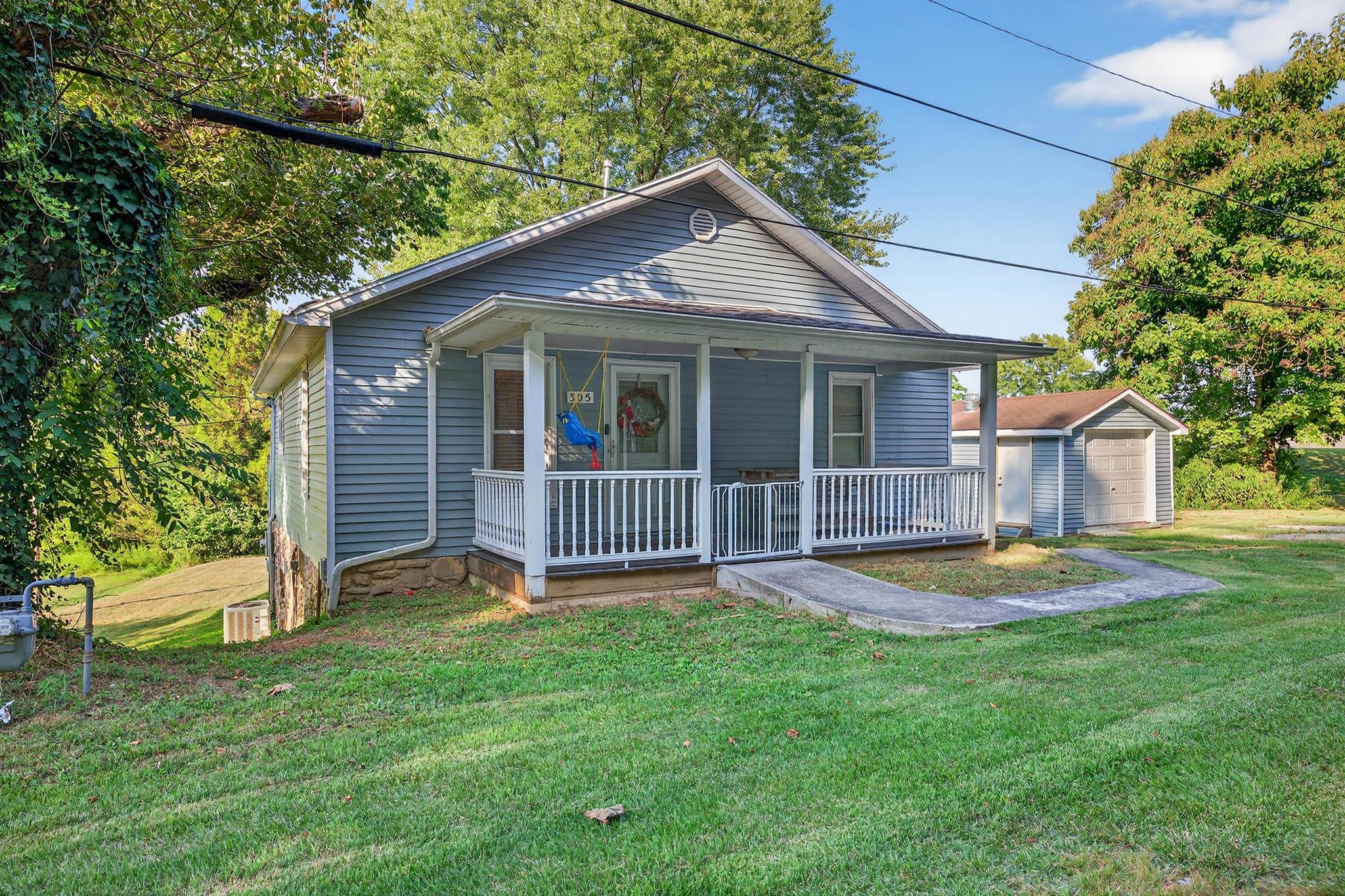 305 Harrison Street, Hawesville, Kentucky 42348, 2 Bedrooms Bedrooms, ,1 BathroomBathrooms,Single Family Residence,For Sale,Harrison Street,92850