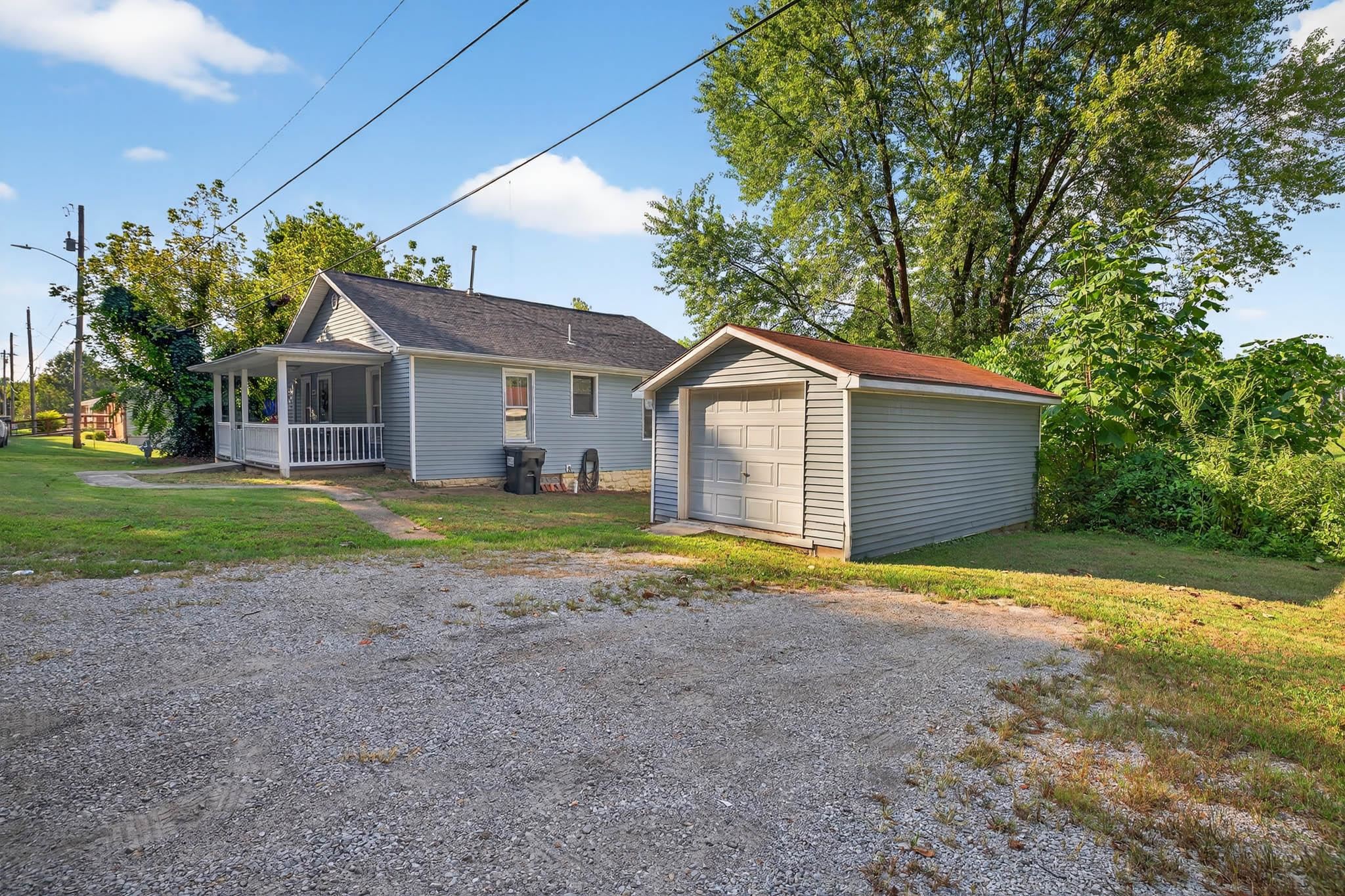 305 Harrison Street, Hawesville, Kentucky 42348, 2 Bedrooms Bedrooms, ,1 BathroomBathrooms,Single Family Residence,For Sale,Harrison Street,92850