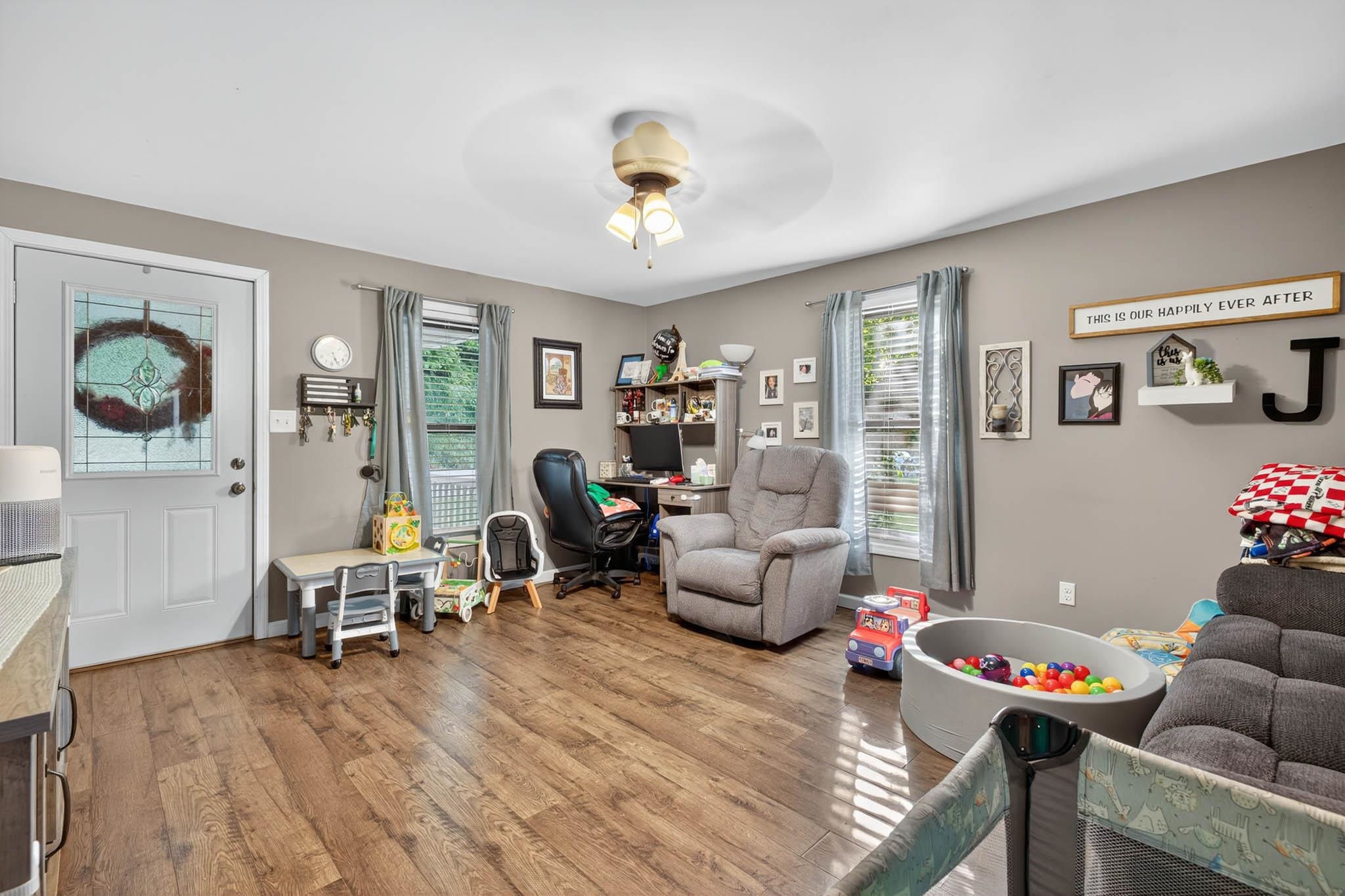 305 Harrison Street, Hawesville, Kentucky 42348, 2 Bedrooms Bedrooms, ,1 BathroomBathrooms,Single Family Residence,For Sale,Harrison Street,92850