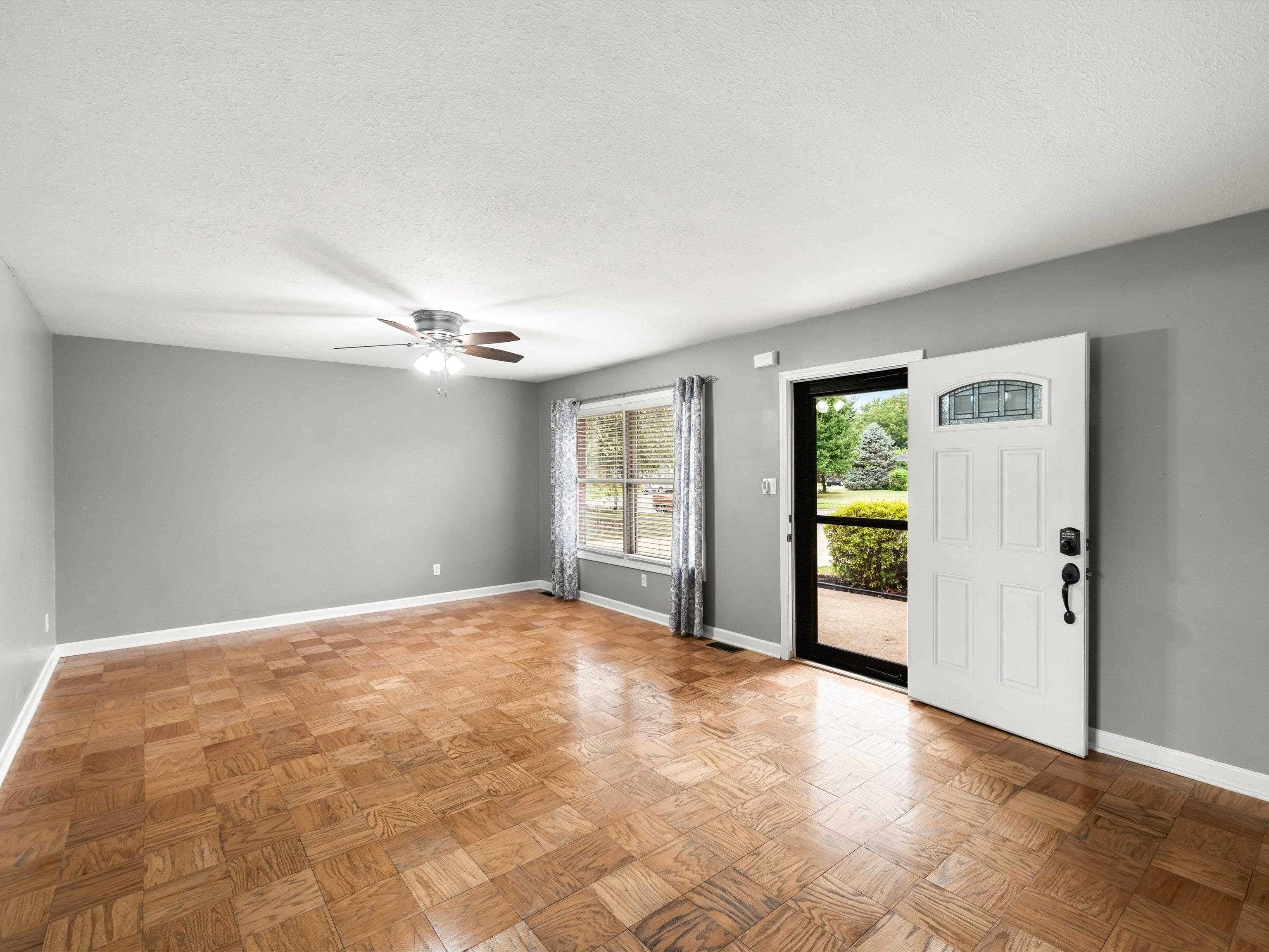 2309 Chateaugay Loop, Owensboro, Kentucky 42301, 3 Bedrooms Bedrooms, ,2 BathroomsBathrooms,Single Family Residence,For Sale,Chateaugay Loop,92861