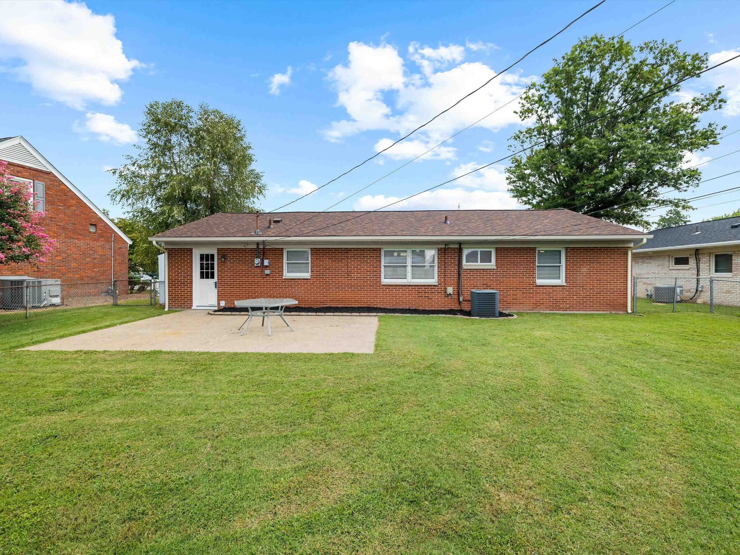 2309 Chateaugay Loop, Owensboro, Kentucky 42301, 3 Bedrooms Bedrooms, ,2 BathroomsBathrooms,Single Family Residence,For Sale,Chateaugay Loop,92861