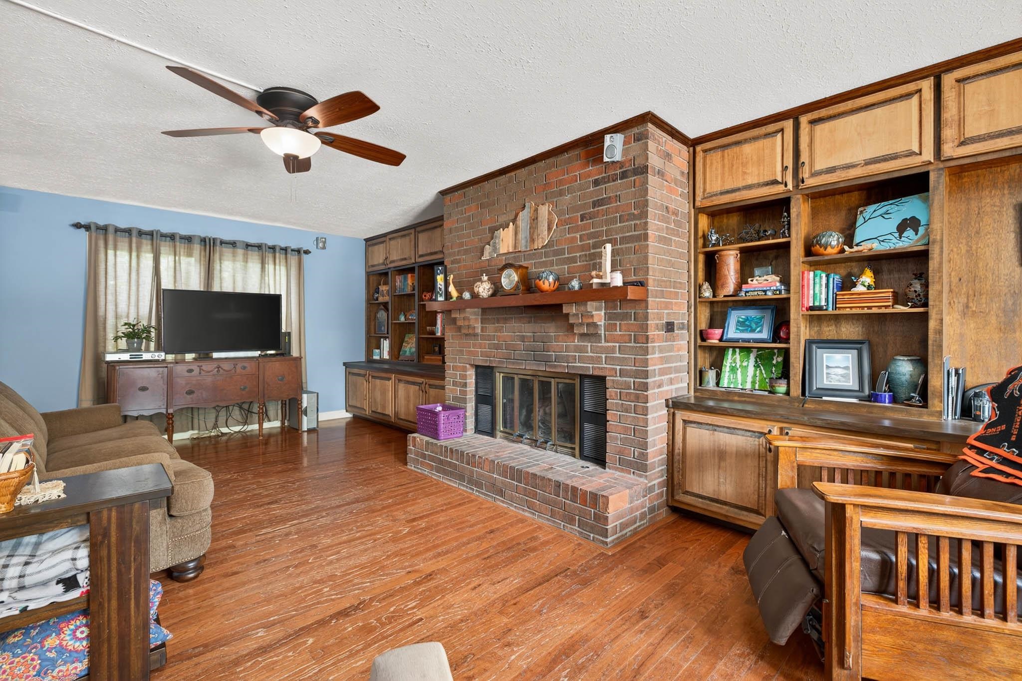 2228 Twenty Grand Ave, Owensboro, Kentucky 42301, 4 Bedrooms Bedrooms, ,2 BathroomsBathrooms,Single Family Residence,For Sale,Twenty Grand Ave,92862