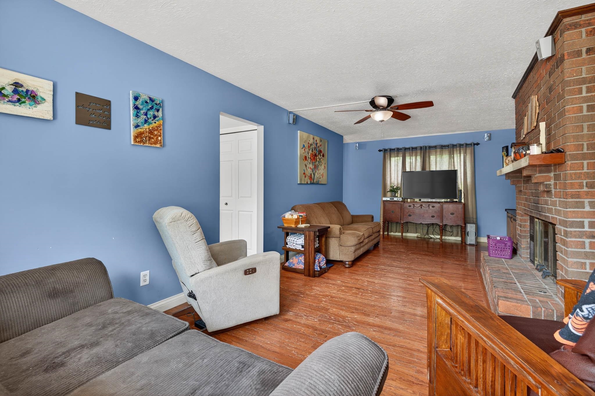 2228 Twenty Grand Ave, Owensboro, Kentucky 42301, 4 Bedrooms Bedrooms, ,2 BathroomsBathrooms,Single Family Residence,For Sale,Twenty Grand Ave,92862