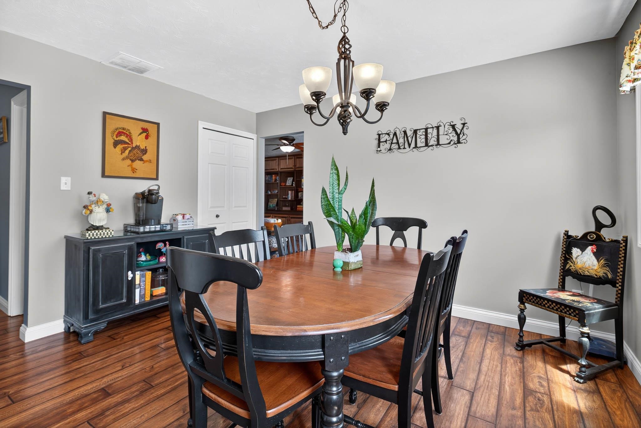 2228 Twenty Grand Ave, Owensboro, Kentucky 42301, 4 Bedrooms Bedrooms, ,2 BathroomsBathrooms,Single Family Residence,For Sale,Twenty Grand Ave,92862