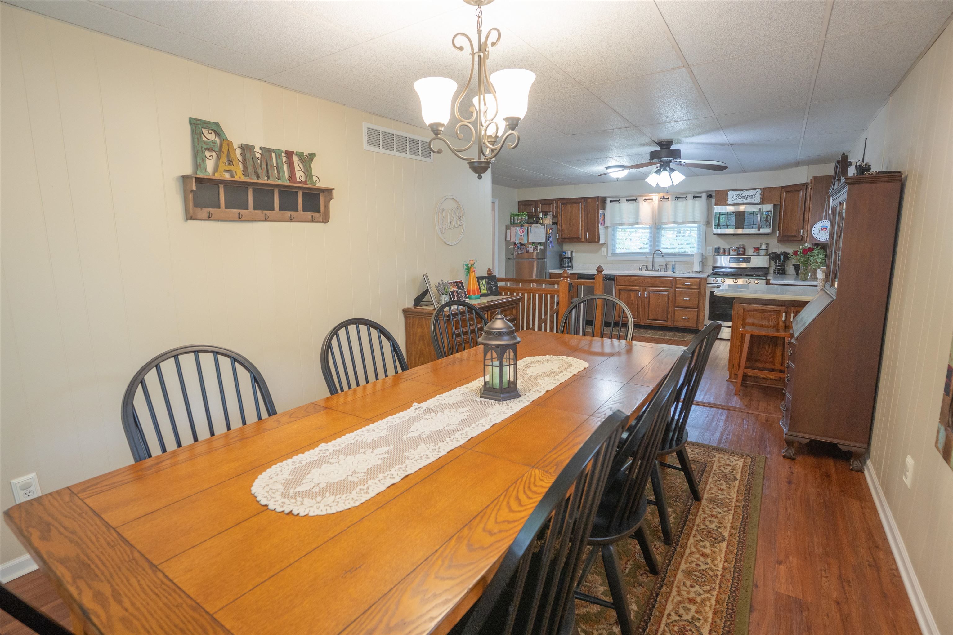 8504 Hwy 81, Daviess Co, Kentucky 42301, 2 Bedrooms Bedrooms, ,2 BathroomsBathrooms,Single Family Residence,For Sale,Hwy 81,92863