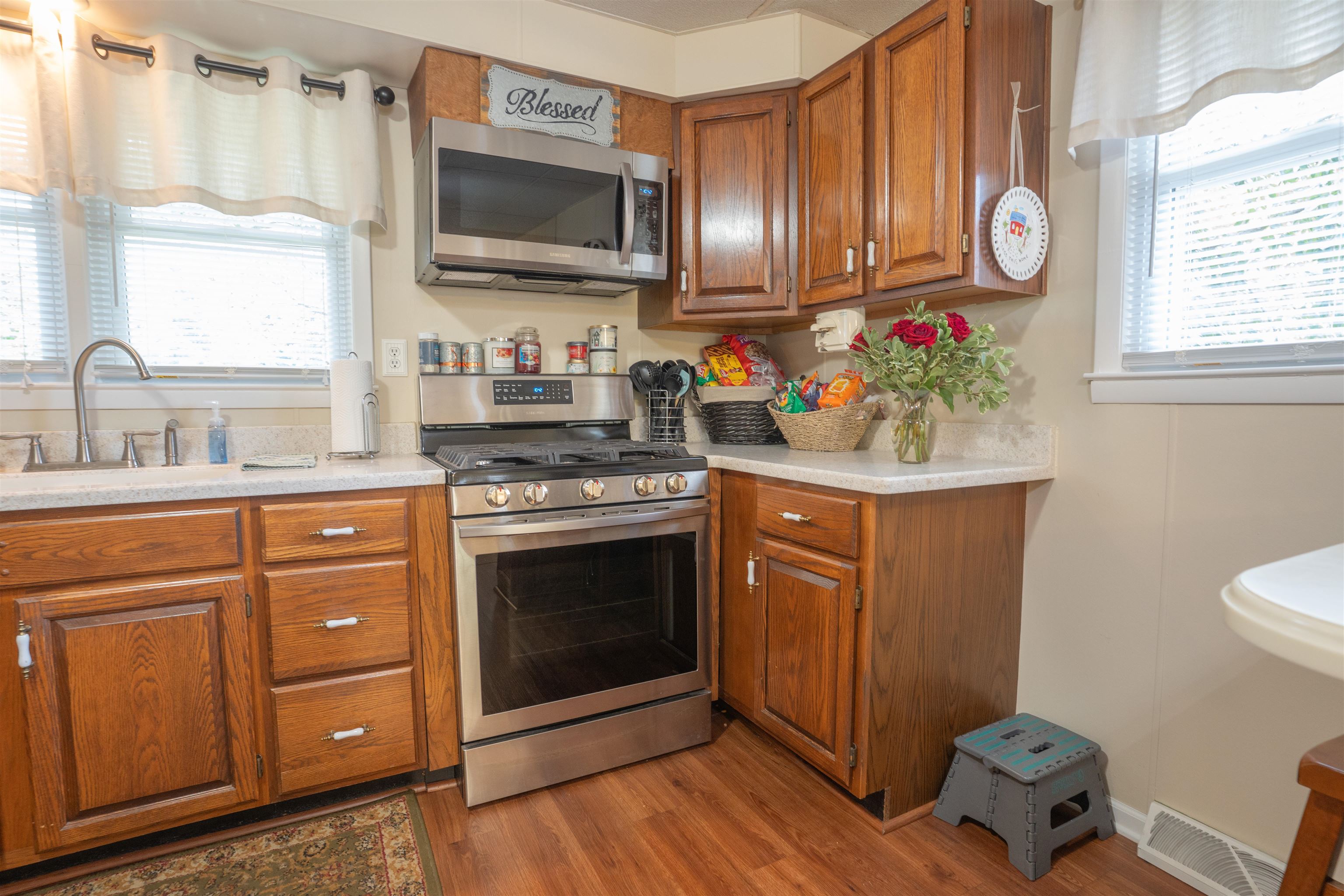 8504 Hwy 81, Daviess Co, Kentucky 42301, 2 Bedrooms Bedrooms, ,2 BathroomsBathrooms,Single Family Residence,For Sale,Hwy 81,92863