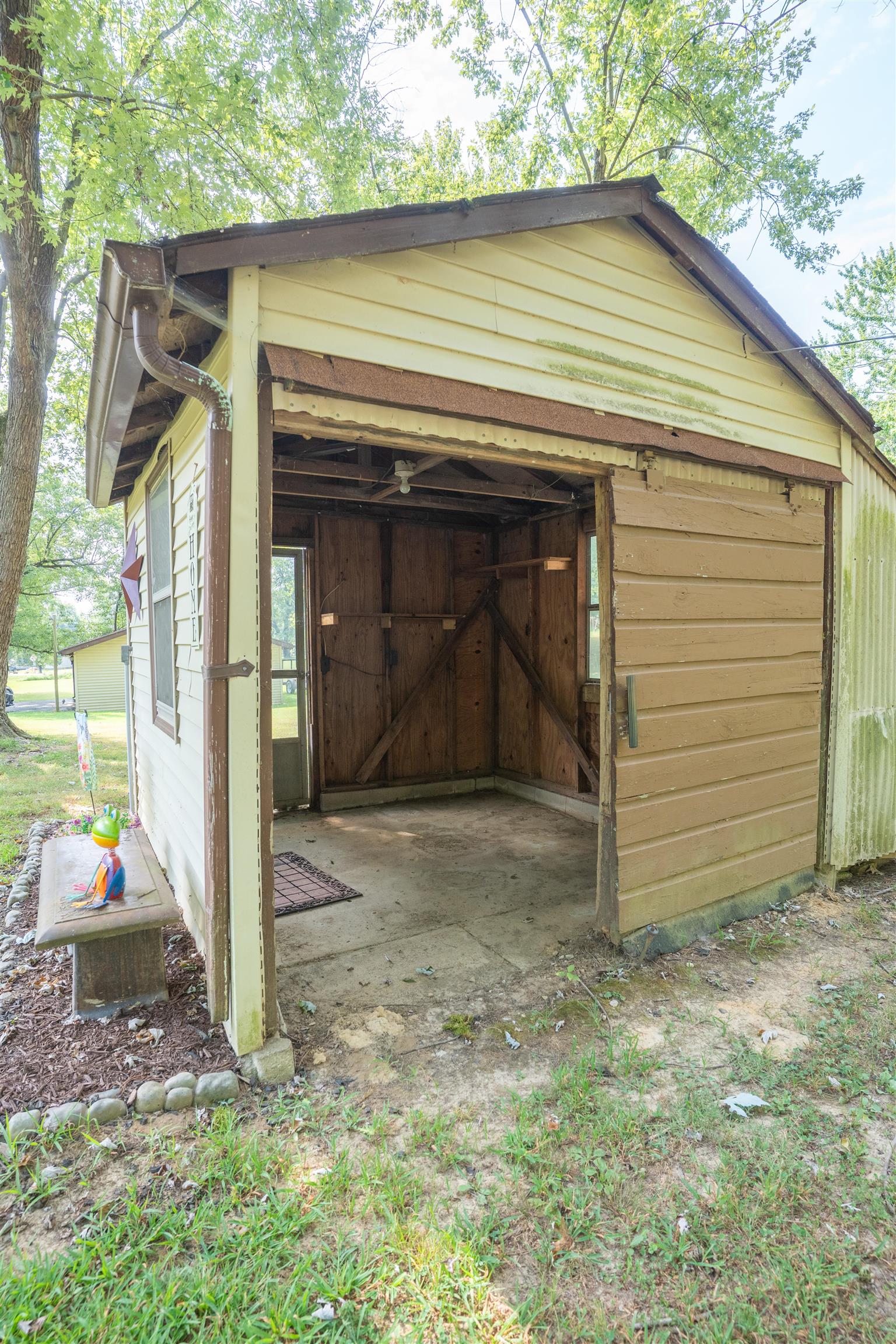 8504 Hwy 81, Daviess Co, Kentucky 42301, 2 Bedrooms Bedrooms, ,2 BathroomsBathrooms,Single Family Residence,For Sale,Hwy 81,92863