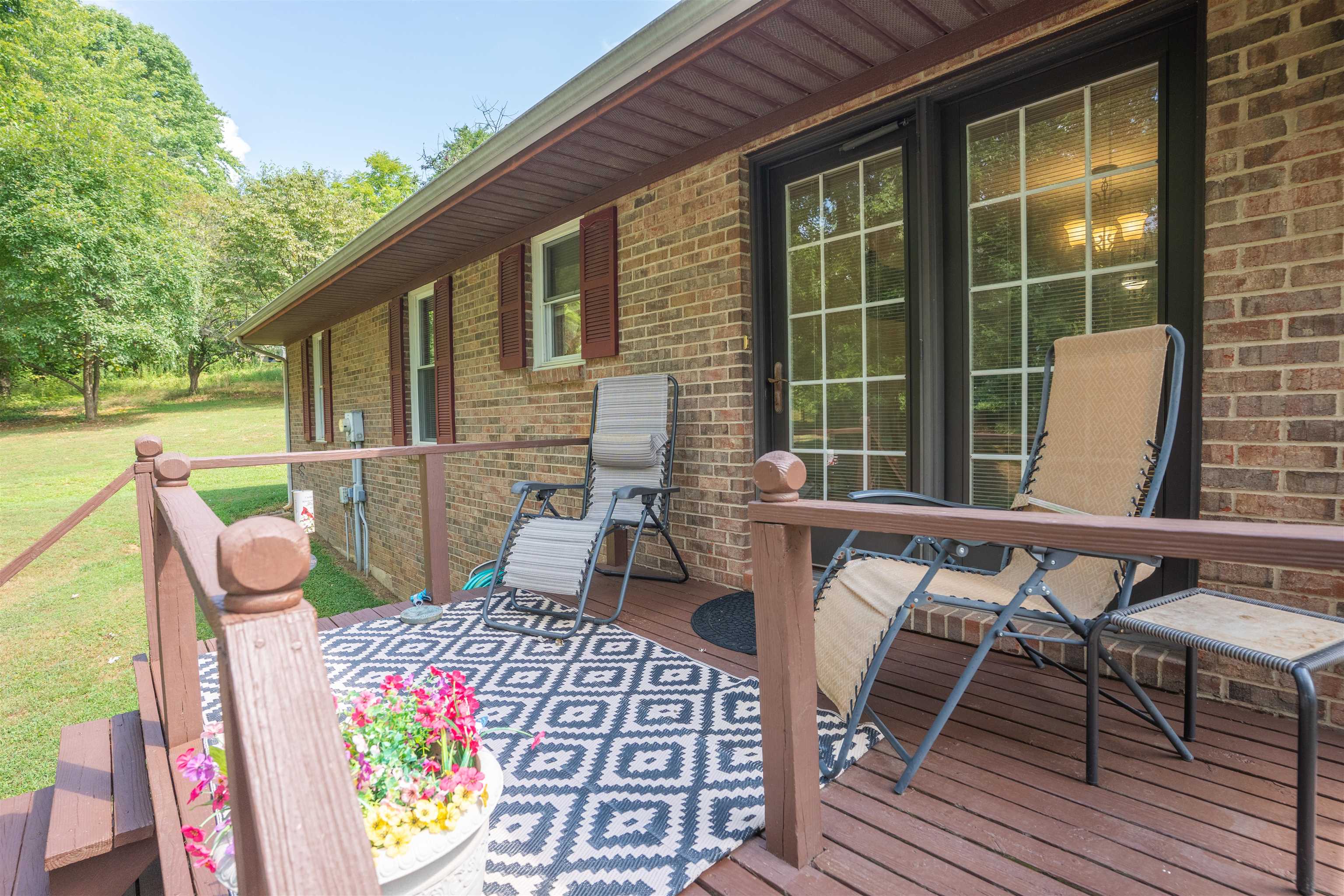 8504 Hwy 81, Daviess Co, Kentucky 42301, 2 Bedrooms Bedrooms, ,2 BathroomsBathrooms,Single Family Residence,For Sale,Hwy 81,92863