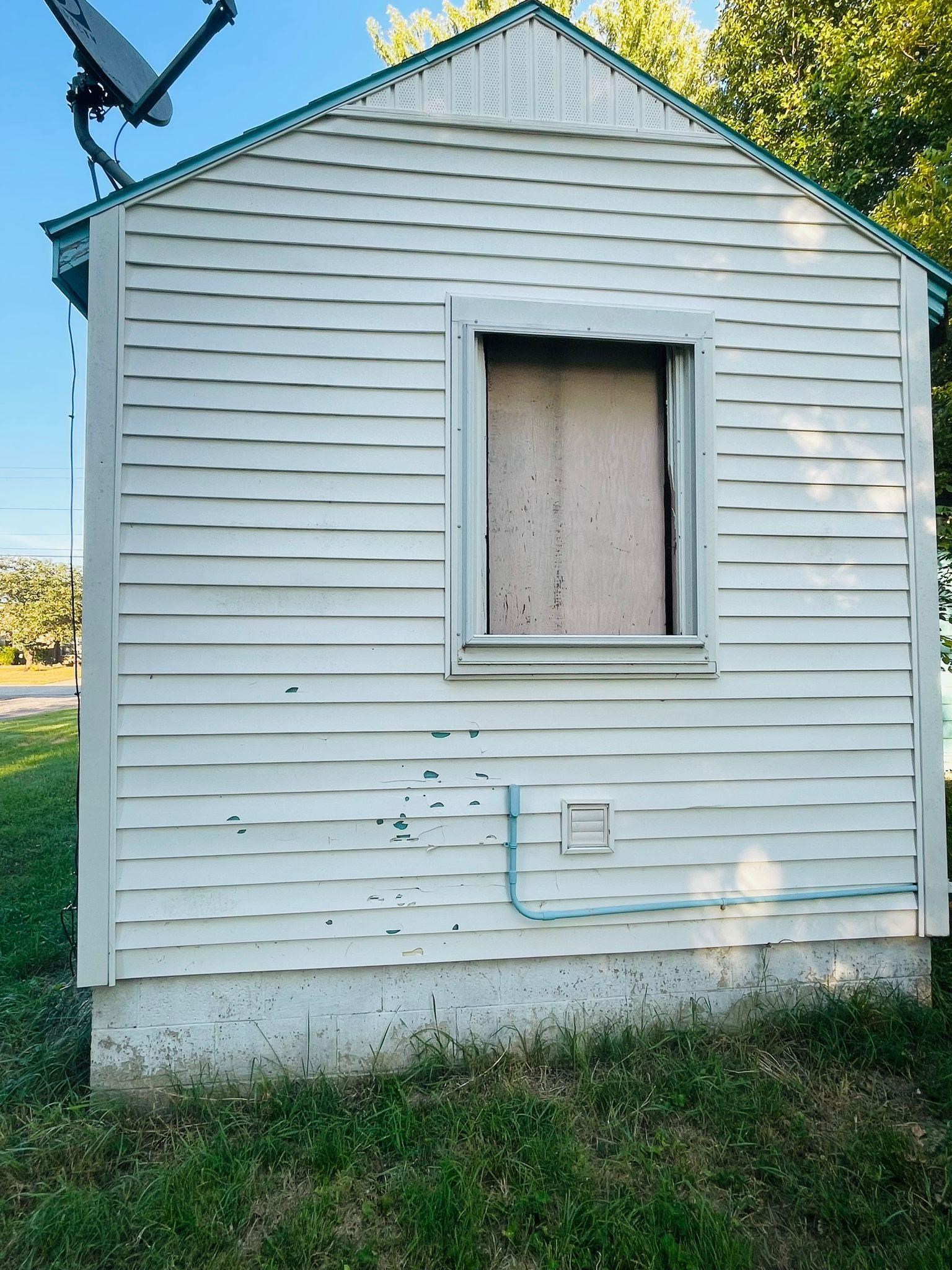 2028 Hall Street, Owensboro, Kentucky 42303, 2 Bedrooms Bedrooms, ,1 BathroomBathrooms,Single Family Residence,For Sale,Hall Street,92865