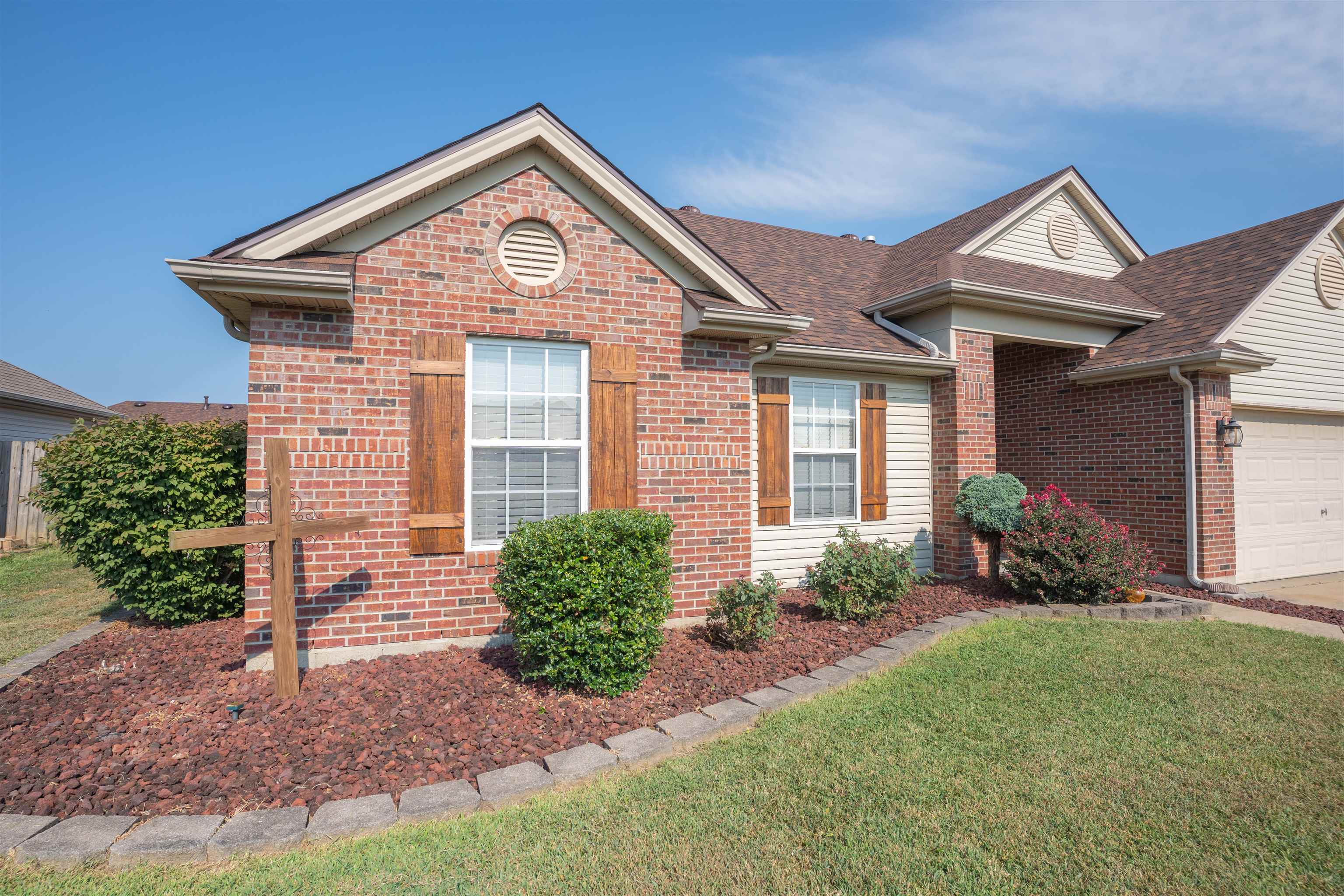 420 Newbury Ct, Owensboro, Kentucky 42301, 3 Bedrooms Bedrooms, ,2 BathroomsBathrooms,Single Family Residence,For Sale,Newbury Ct,92867