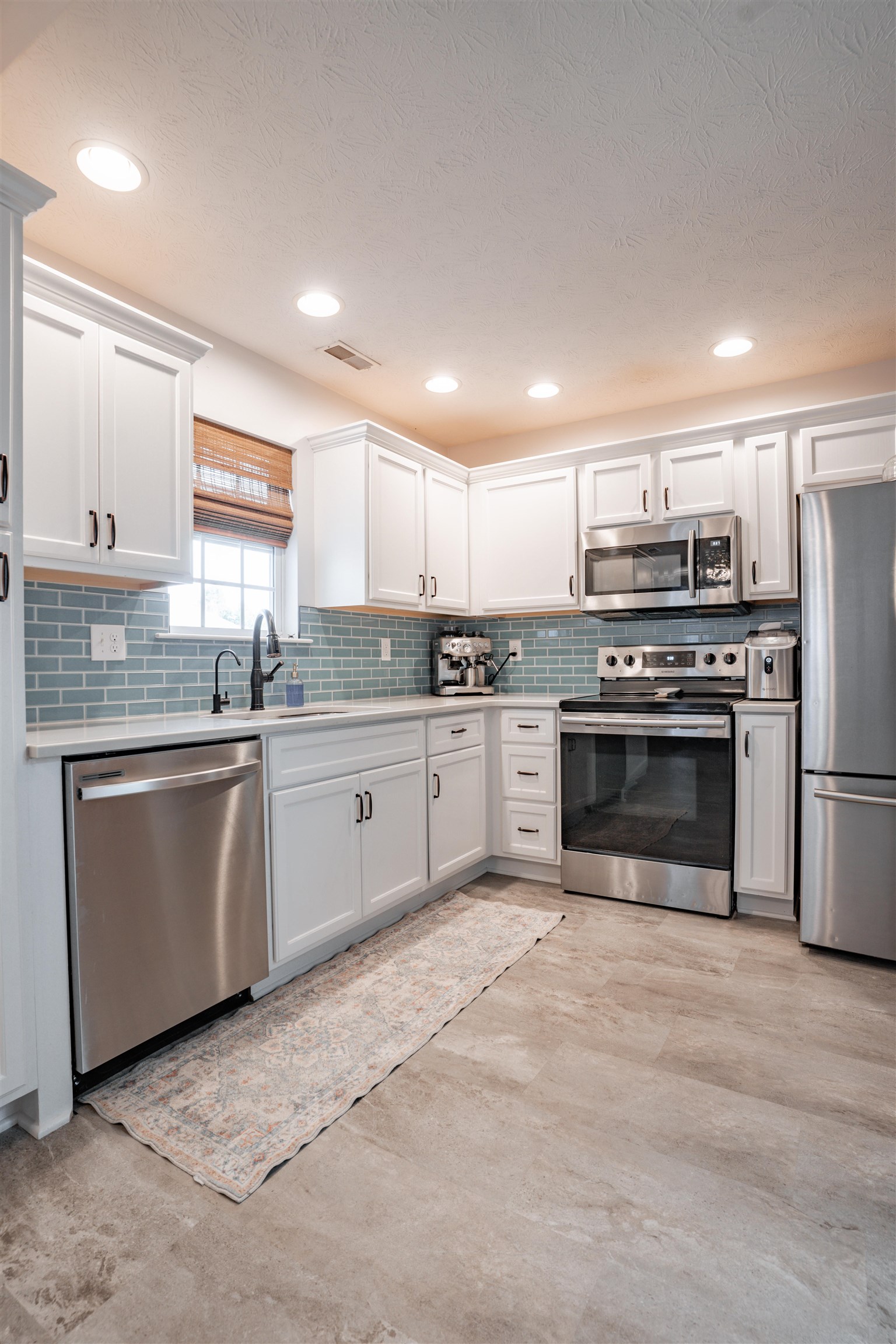 420 Newbury Ct, Owensboro, Kentucky 42301, 3 Bedrooms Bedrooms, ,2 BathroomsBathrooms,Single Family Residence,For Sale,Newbury Ct,92867