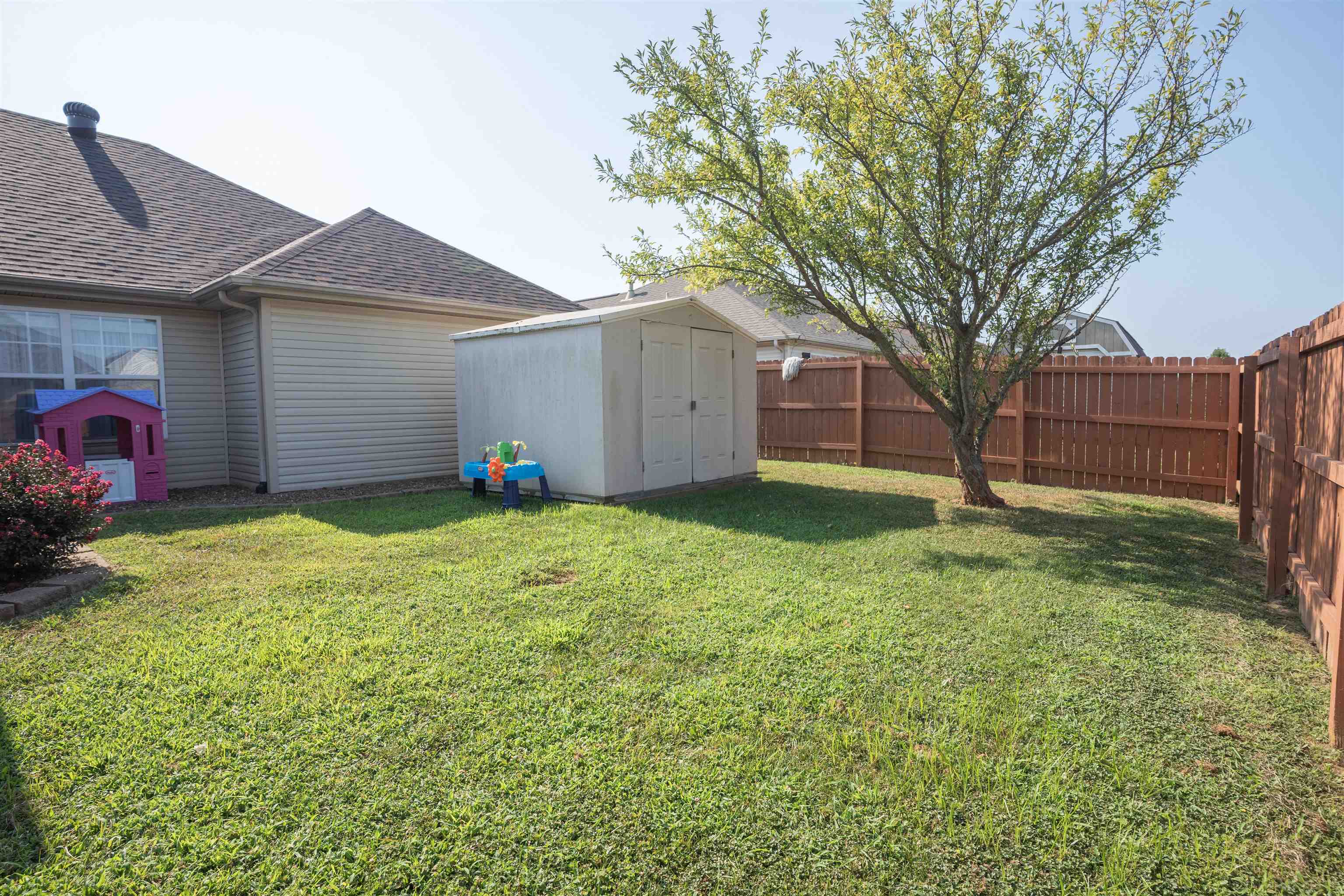 420 Newbury Ct, Owensboro, Kentucky 42301, 3 Bedrooms Bedrooms, ,2 BathroomsBathrooms,Single Family Residence,For Sale,Newbury Ct,92867