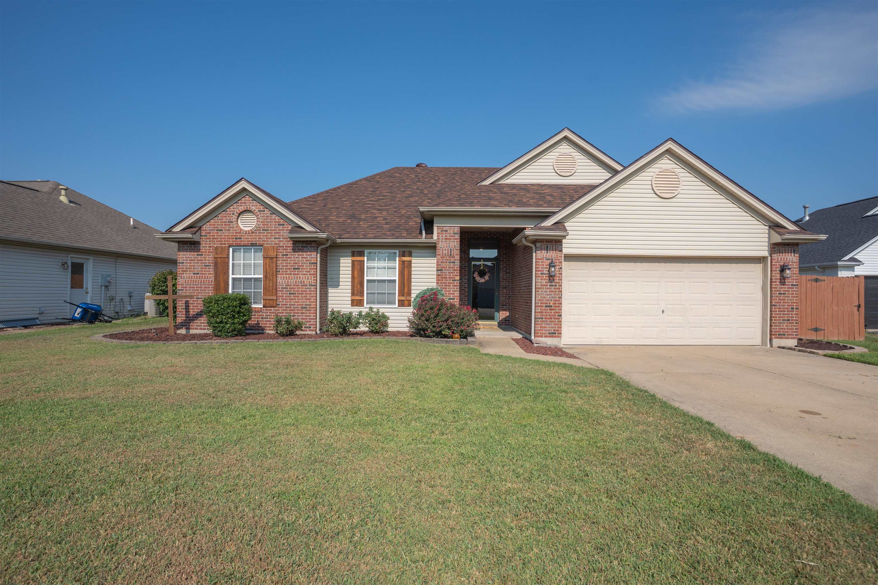 420 Newbury Ct, Owensboro, Kentucky 42301, 3 Bedrooms Bedrooms, ,2 BathroomsBathrooms,Single Family Residence,For Sale,Newbury Ct,92867