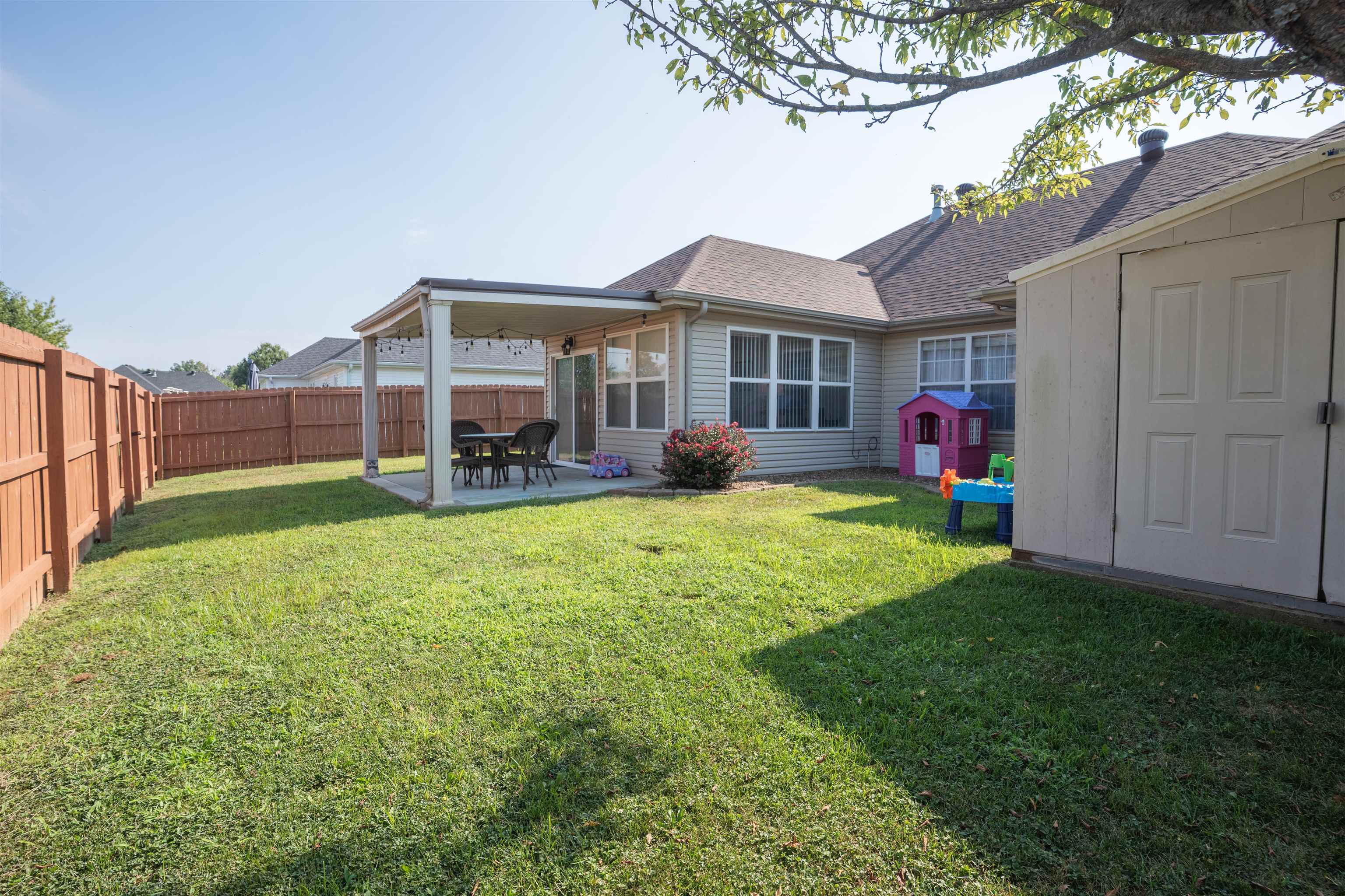 420 Newbury Ct, Owensboro, Kentucky 42301, 3 Bedrooms Bedrooms, ,2 BathroomsBathrooms,Single Family Residence,For Sale,Newbury Ct,92867