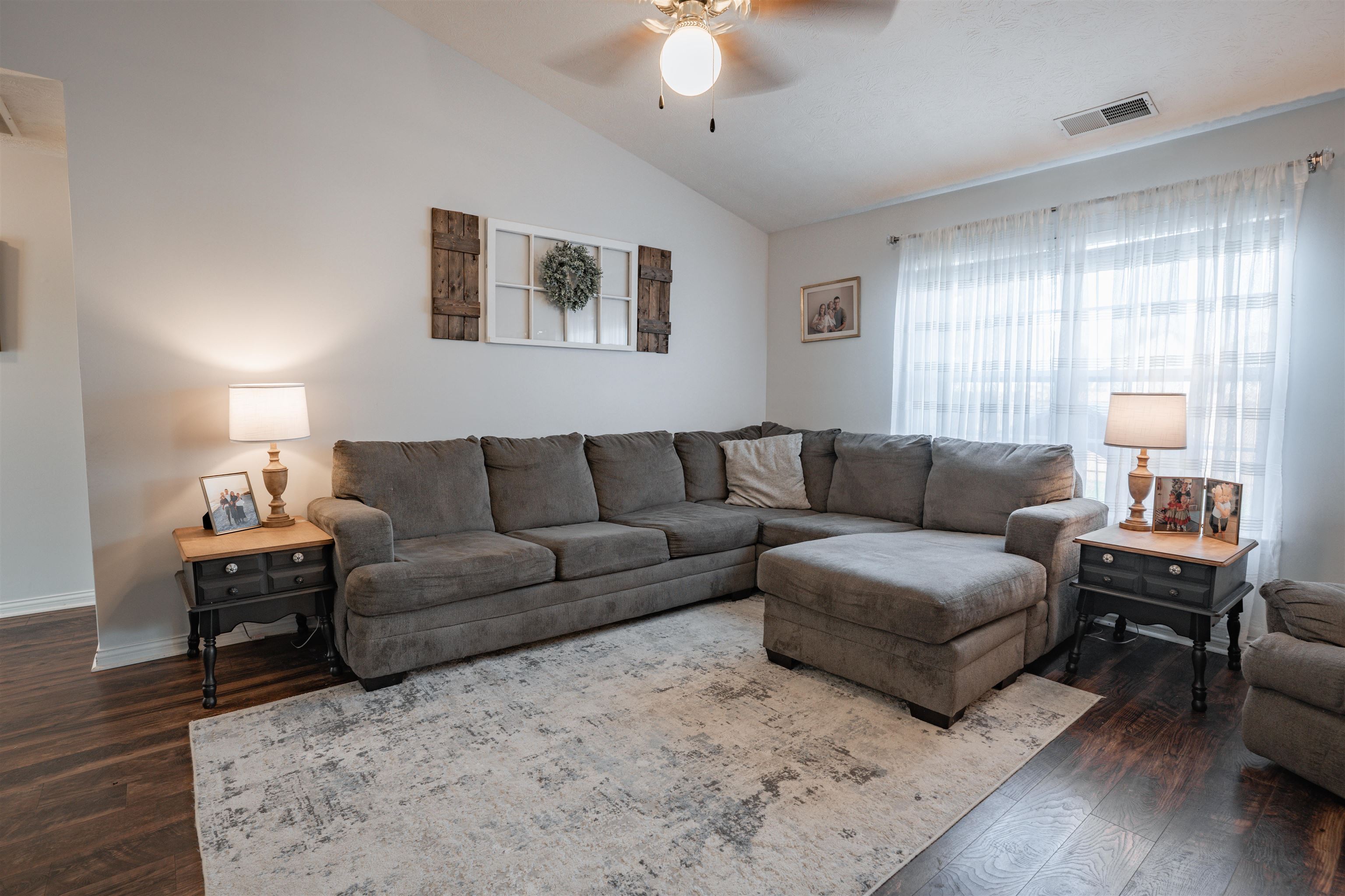 420 Newbury Ct, Owensboro, Kentucky 42301, 3 Bedrooms Bedrooms, ,2 BathroomsBathrooms,Single Family Residence,For Sale,Newbury Ct,92867