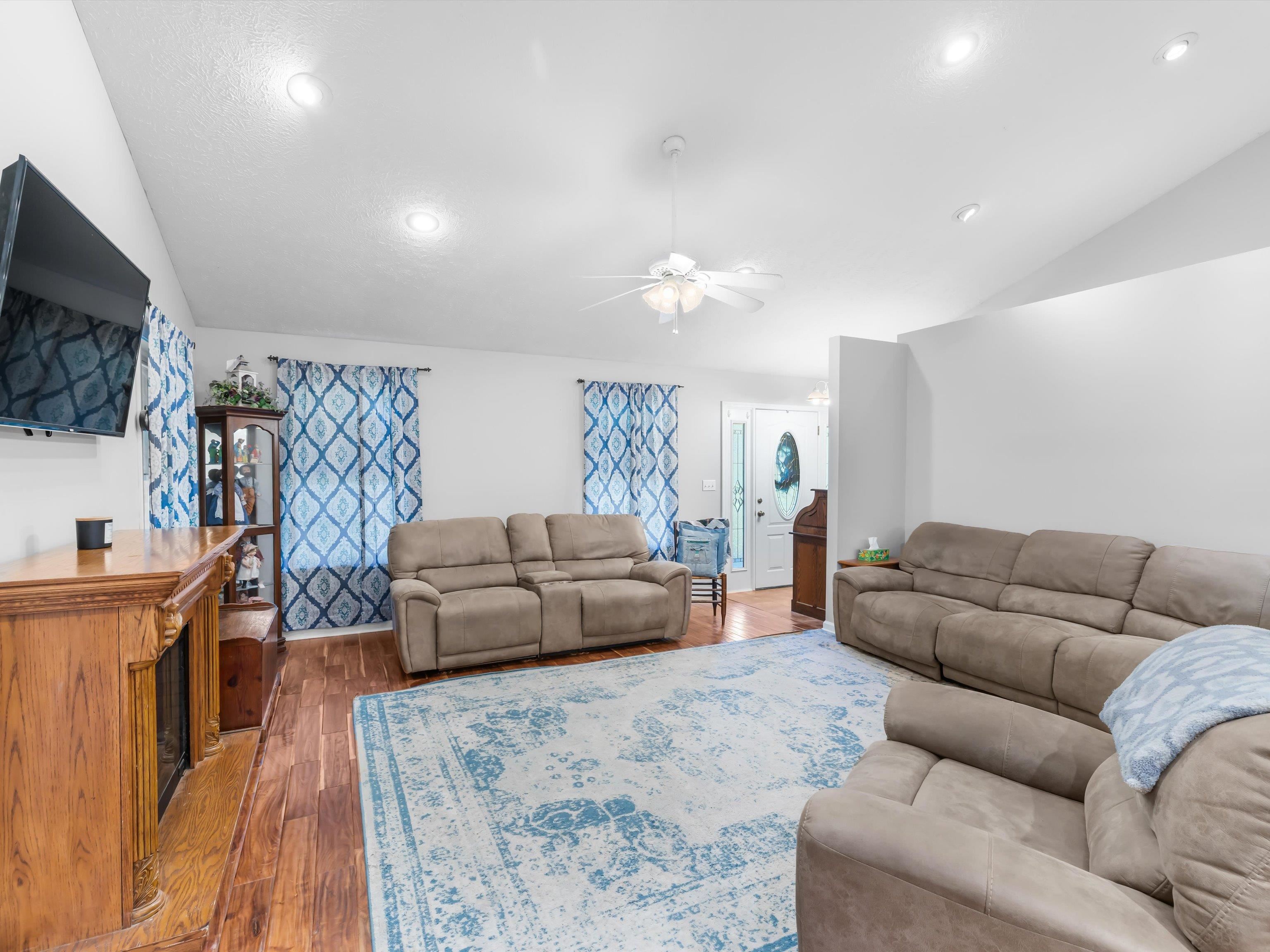 1187 Sugar Grove Rd, Whitesville, Kentucky 42378, 2 Bedrooms Bedrooms, ,3 BathroomsBathrooms,Single Family Residence,For Sale,Sugar Grove Rd,92868