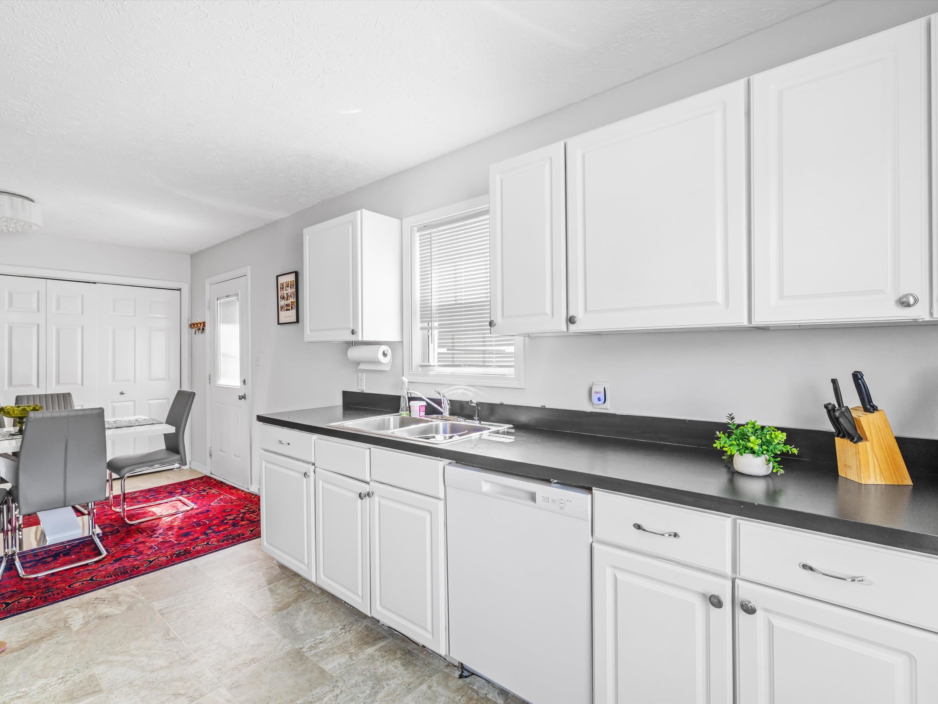 535 Bolivar St, Owensboro, Kentucky 42303, 3 Bedrooms Bedrooms, ,2 BathroomsBathrooms,Single Family Residence,For Sale,Bolivar St,92870