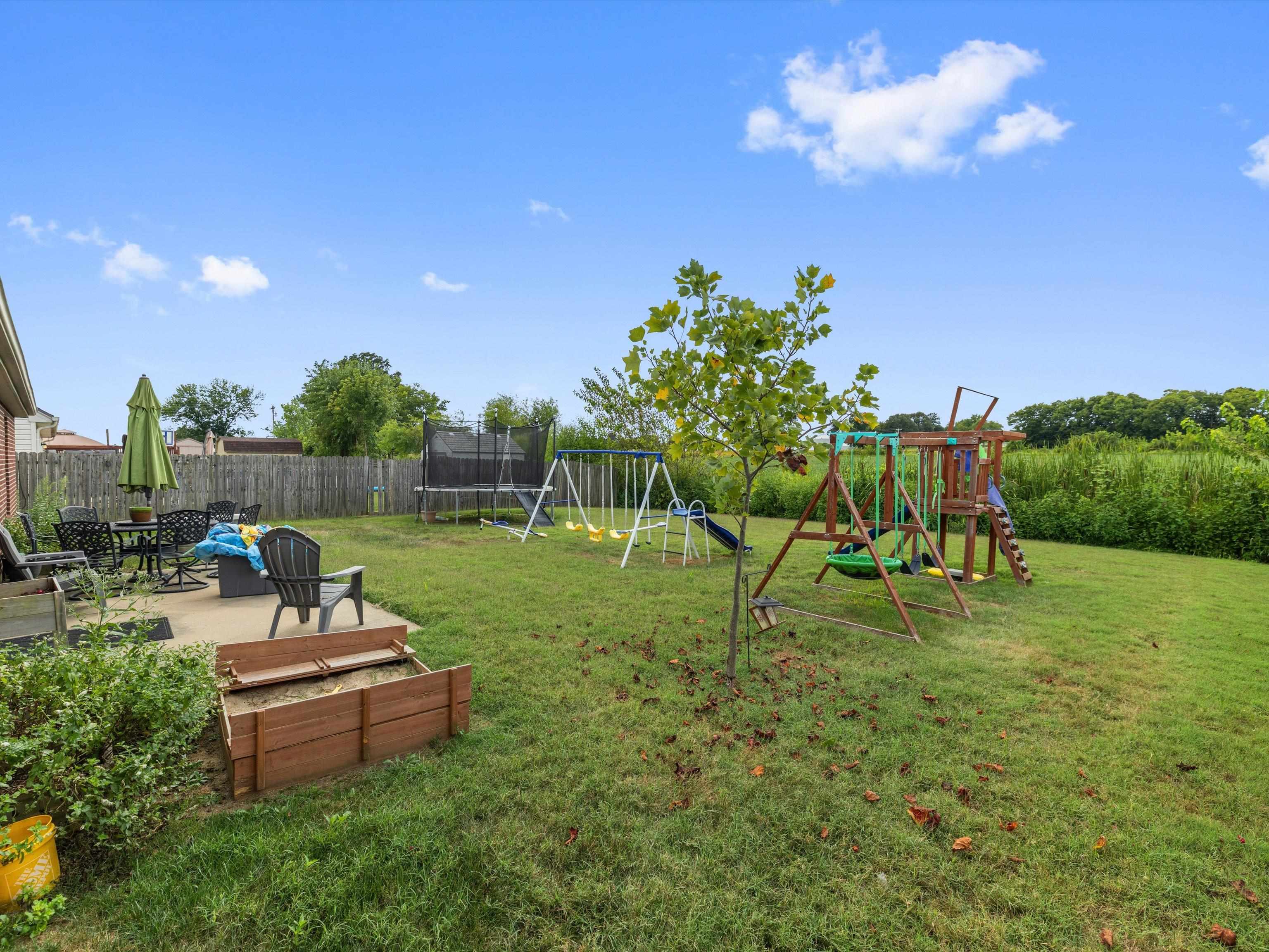 544 Camden Circle, Owensboro, Kentucky 42301, 4 Bedrooms Bedrooms, ,2 BathroomsBathrooms,Single Family Residence,For Sale,Camden Circle,92872