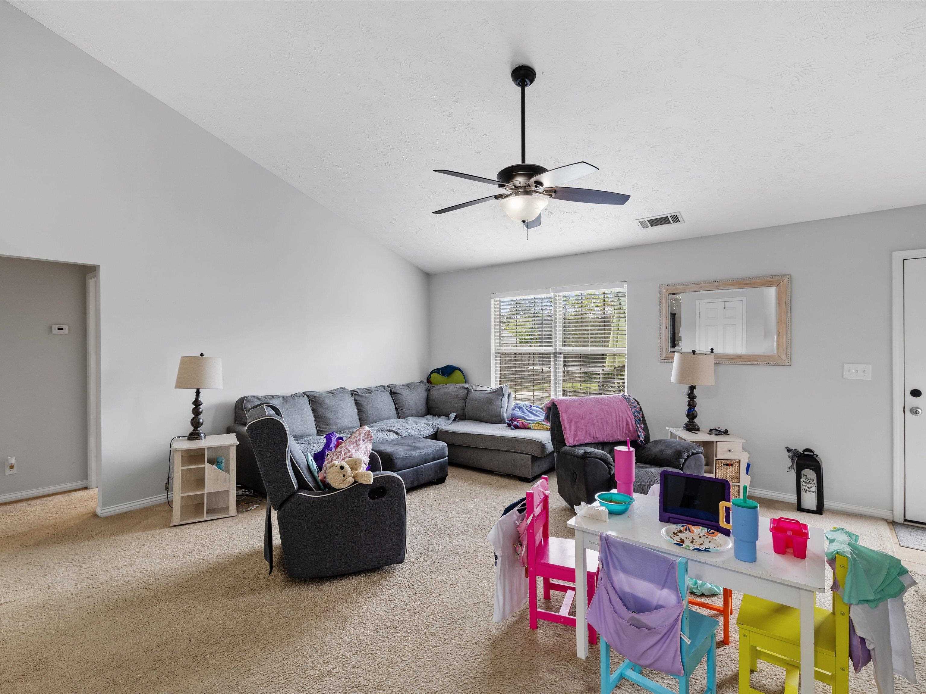 544 Camden Circle, Owensboro, Kentucky 42301, 4 Bedrooms Bedrooms, ,2 BathroomsBathrooms,Single Family Residence,For Sale,Camden Circle,92872