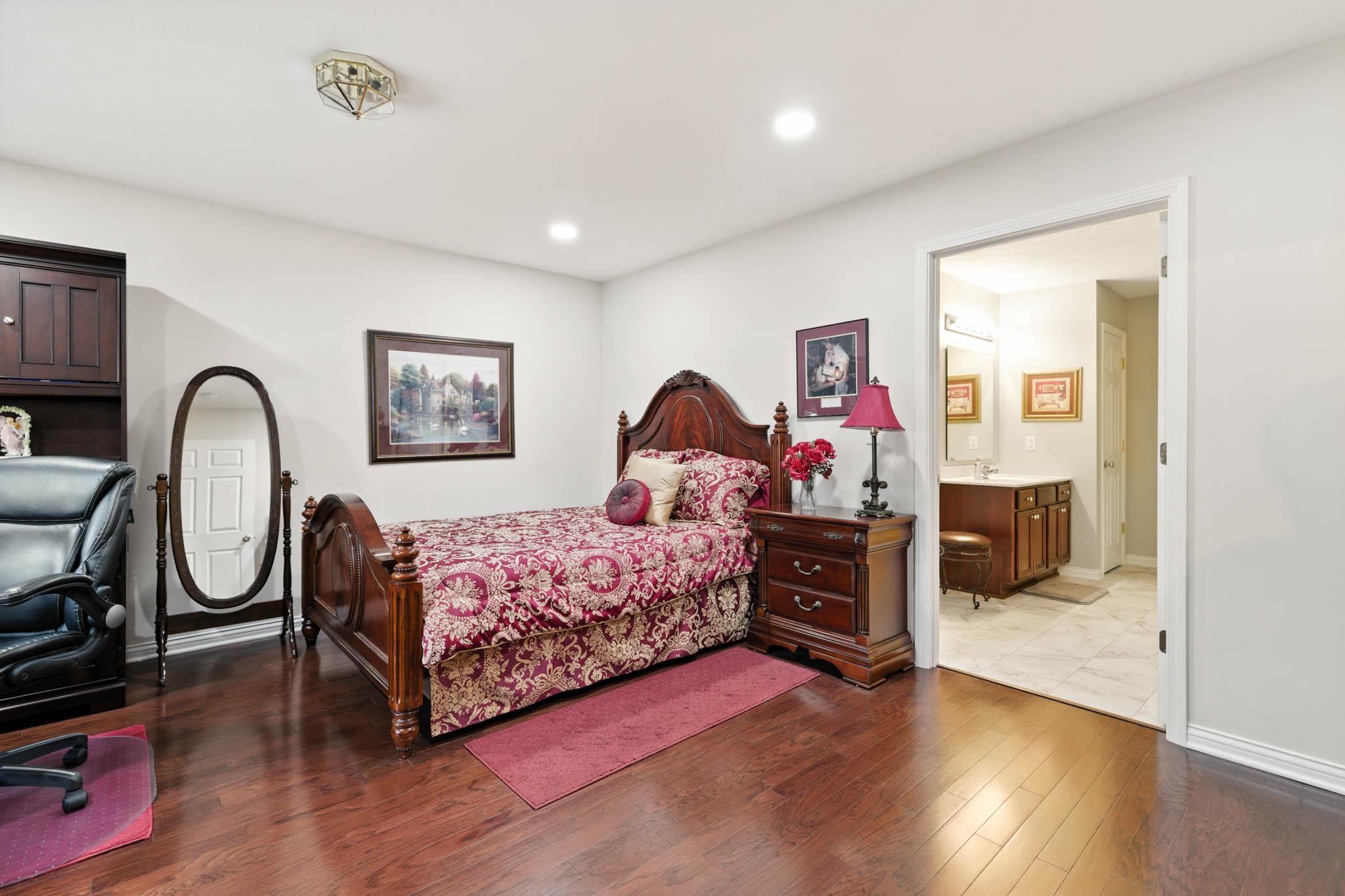 2027 Viola Gardens, Owensboro, Kentucky 42303, 2 Bedrooms Bedrooms, ,2 BathroomsBathrooms,Condominium,For Sale,Viola Gardens,92878
