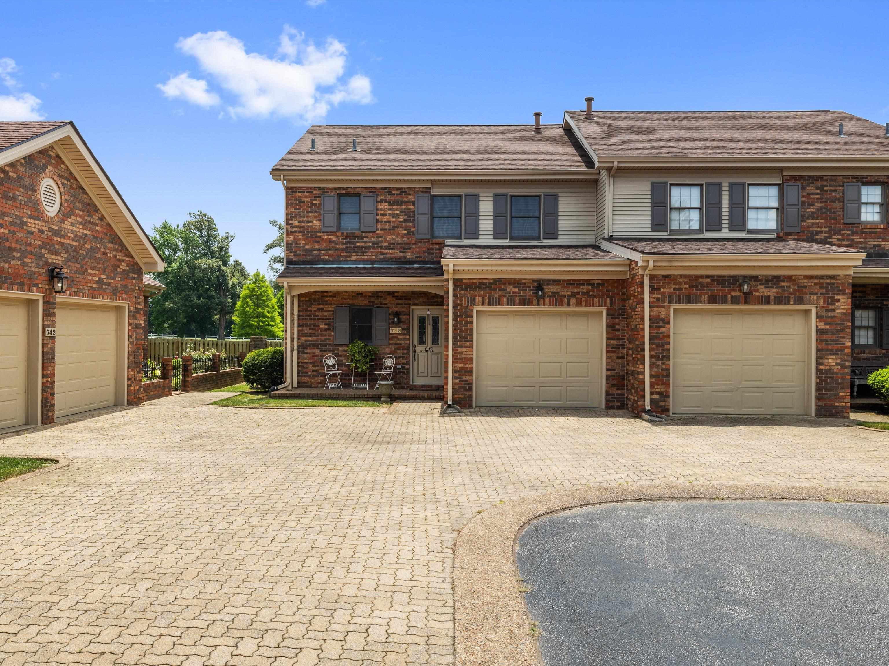 738 Live Oak Place, Owensboro, Kentucky 42303, 2 Bedrooms Bedrooms, ,2 BathroomsBathrooms,Condominium,For Sale,Live Oak Place,92887