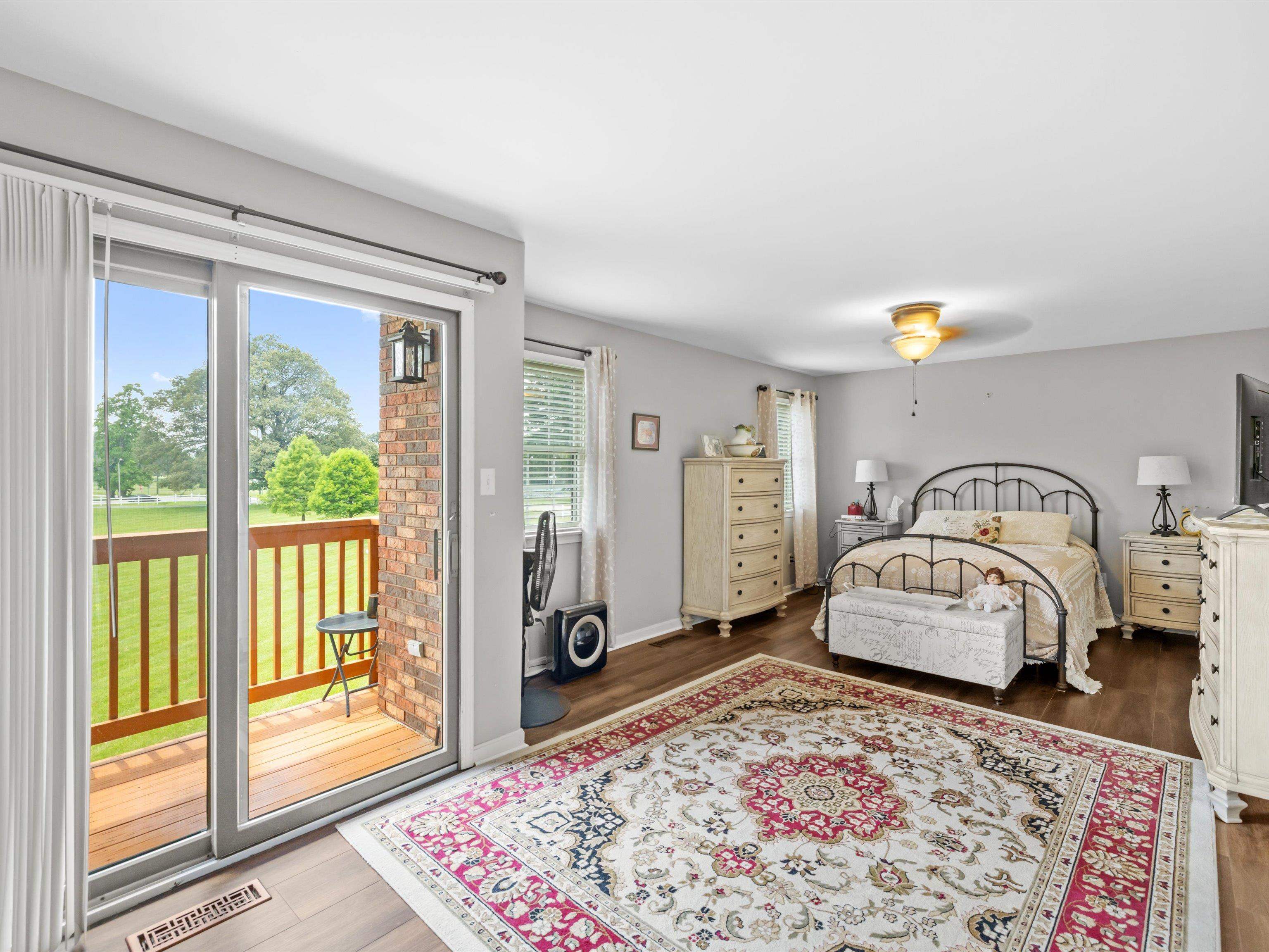 738 Live Oak Place, Owensboro, Kentucky 42303, 2 Bedrooms Bedrooms, ,2 BathroomsBathrooms,Condominium,For Sale,Live Oak Place,92887