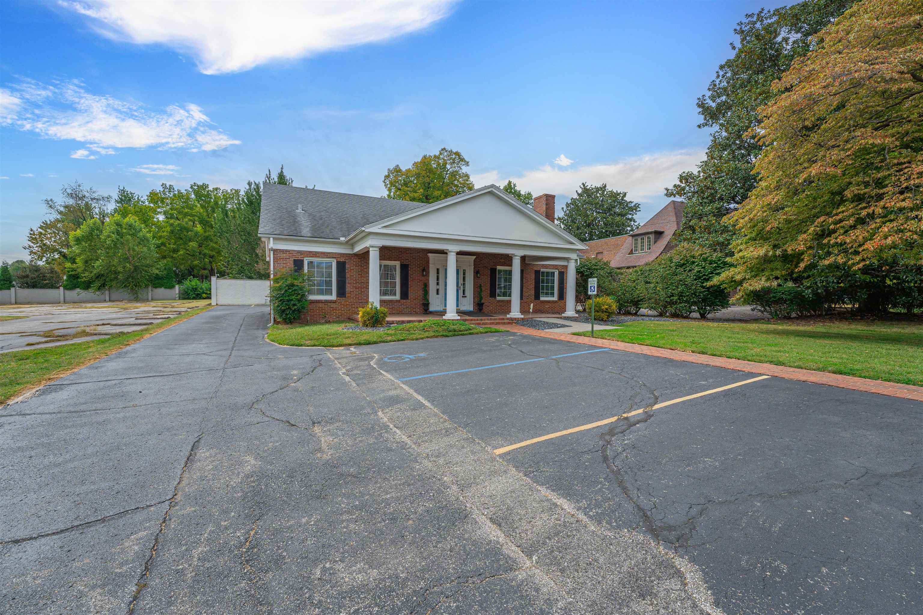 2120 Frederica St, Owensboro, Kentucky 42301, ,Office,For Sale,Frederica St,92897