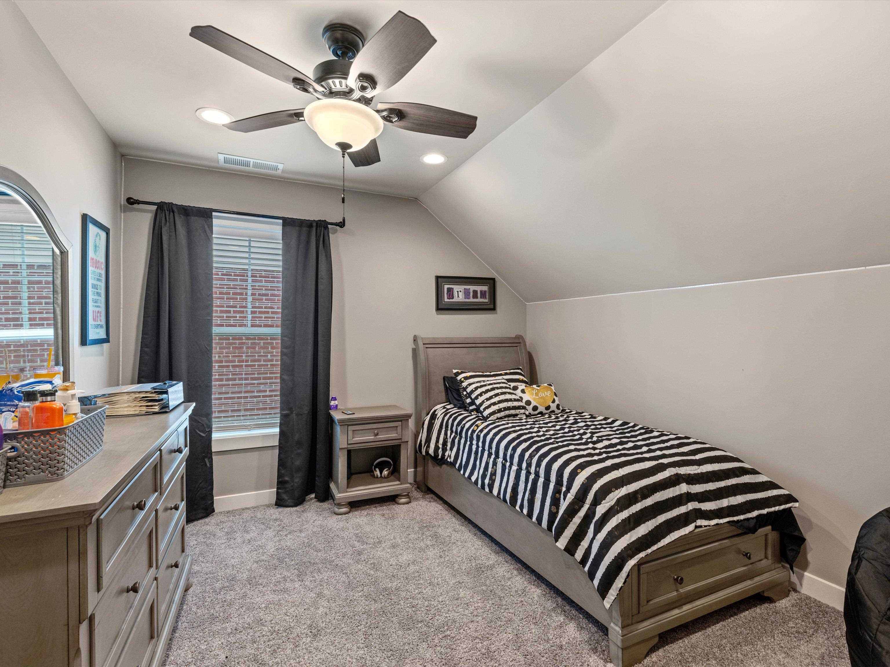3845 Little Bluestem Dr, Owensboro, Kentucky 42303, 4 Bedrooms Bedrooms, ,2 BathroomsBathrooms,Single Family Residence,For Sale,Little Bluestem Dr,92899