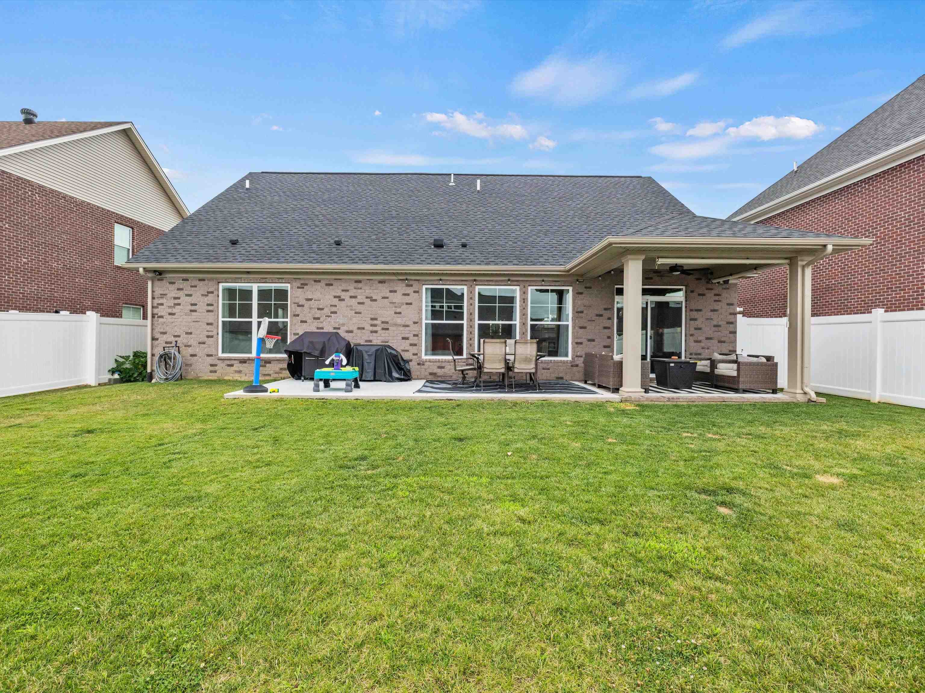 3845 Little Bluestem Dr, Owensboro, Kentucky 42303, 4 Bedrooms Bedrooms, ,2 BathroomsBathrooms,Single Family Residence,For Sale,Little Bluestem Dr,92899