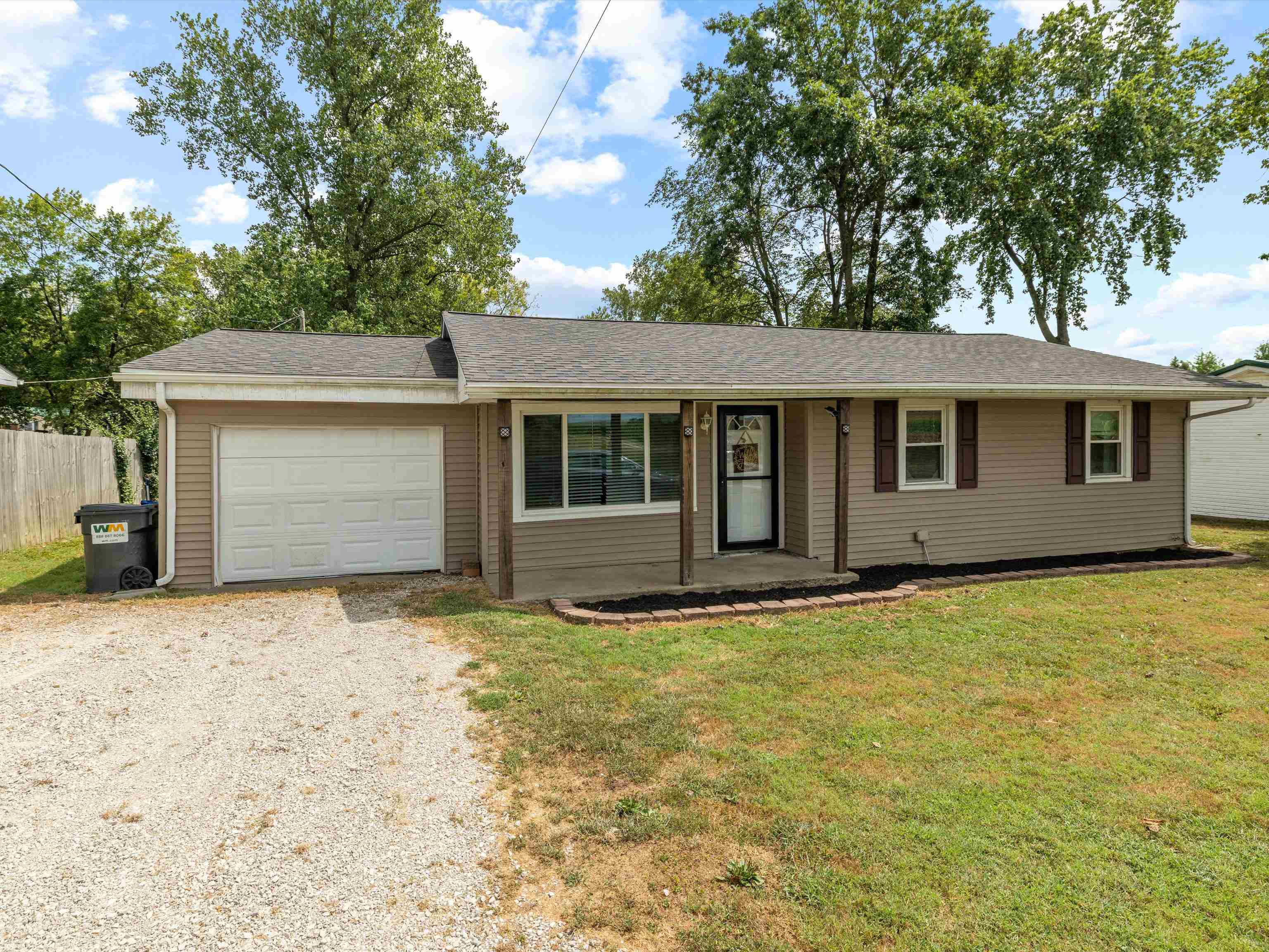 926 Main Street, Corydon, Kentucky 42406, 3 Bedrooms Bedrooms, ,1 BathroomBathrooms,Single Family Residence,For Sale,Main Street,92900