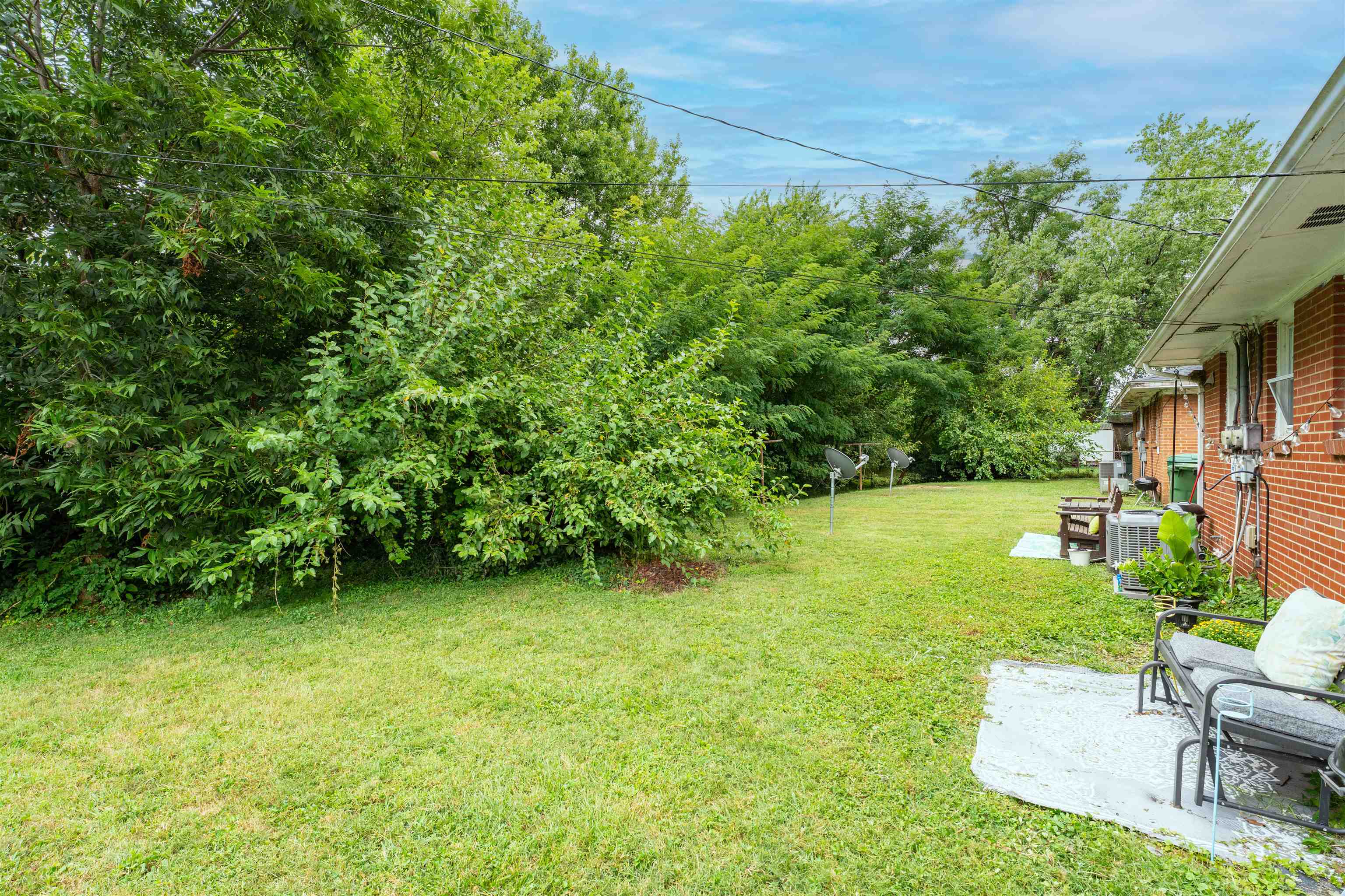 1205 Carter Rd, Owensboro, Kentucky 42301, 2 Bedrooms Bedrooms, ,2 BathroomsBathrooms,Single Family Residence,For Sale,Carter Rd,92901