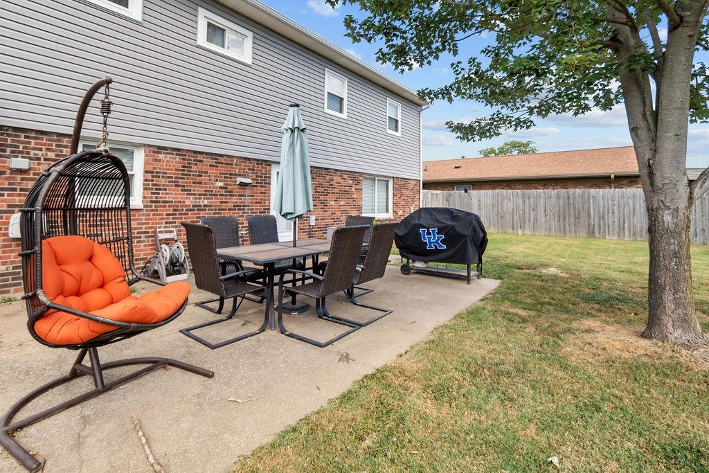 2515 Lawrin Ct, Owensboro, Kentucky 42301, 4 Bedrooms Bedrooms, ,2 BathroomsBathrooms,Single Family Residence,For Sale,Lawrin Ct,92908