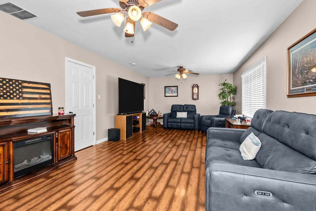 2515 Lawrin Ct, Owensboro, Kentucky 42301, 4 Bedrooms Bedrooms, ,2 BathroomsBathrooms,Single Family Residence,For Sale,Lawrin Ct,92908