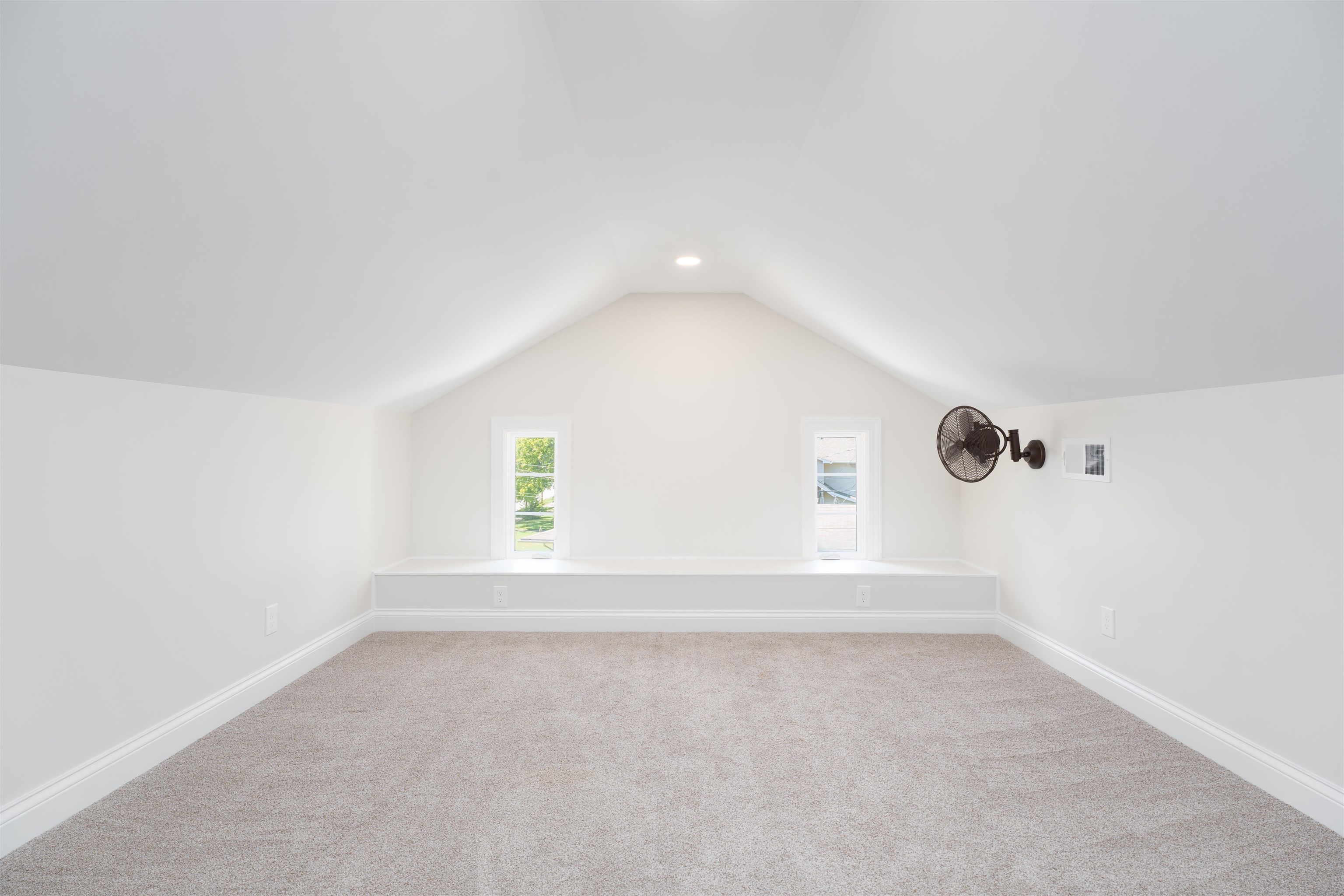 409 Griffith Ave, Owensboro, Kentucky 42301, 5 Bedrooms Bedrooms, ,3 BathroomsBathrooms,Single Family Residence,For Sale,Griffith Ave,92909