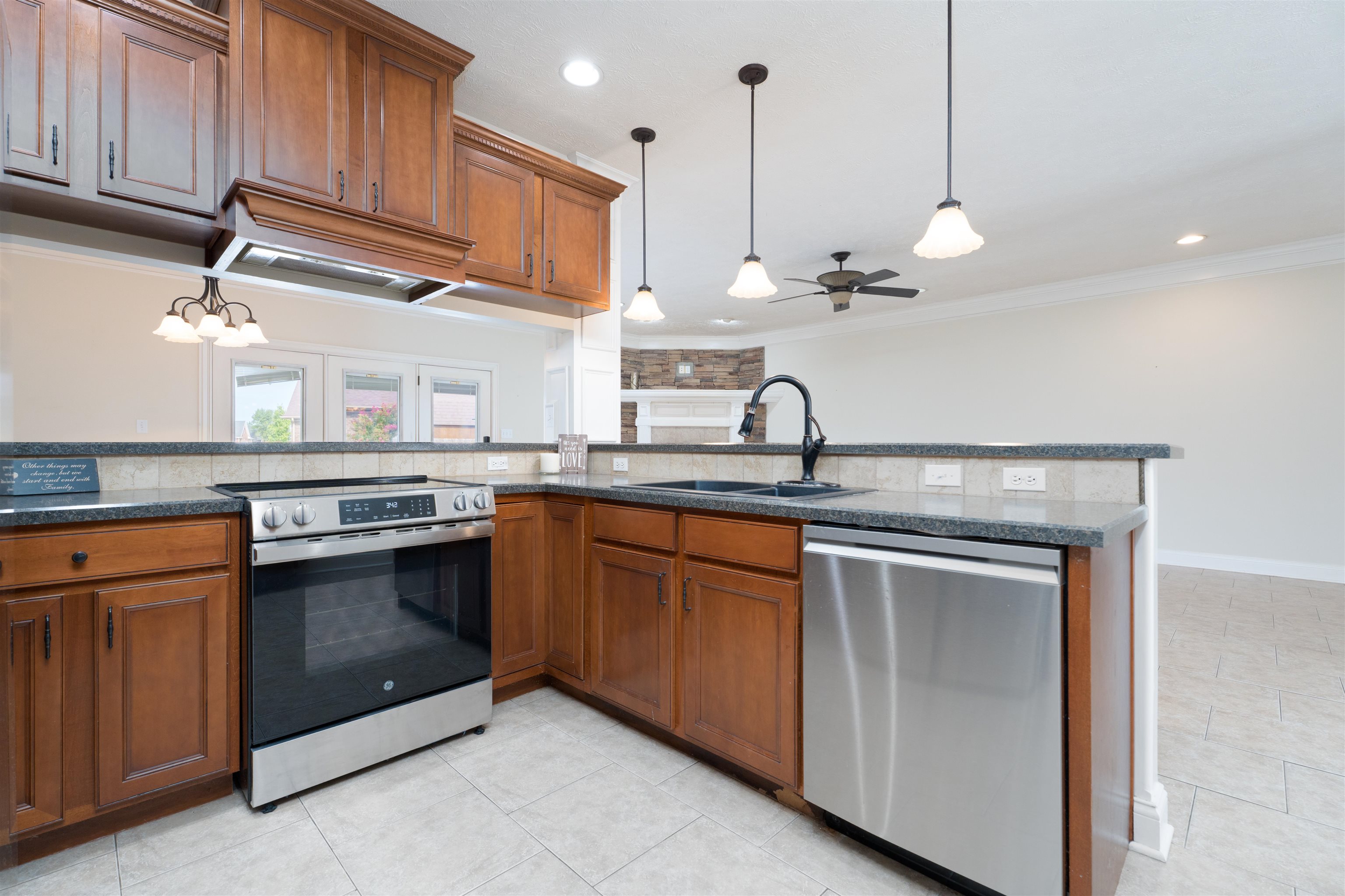 2065 Northwood Drive, Owensboro, Kentucky 42301, 4 Bedrooms Bedrooms, ,3 BathroomsBathrooms,Single Family Residence,For Sale,Northwood Drive,92910