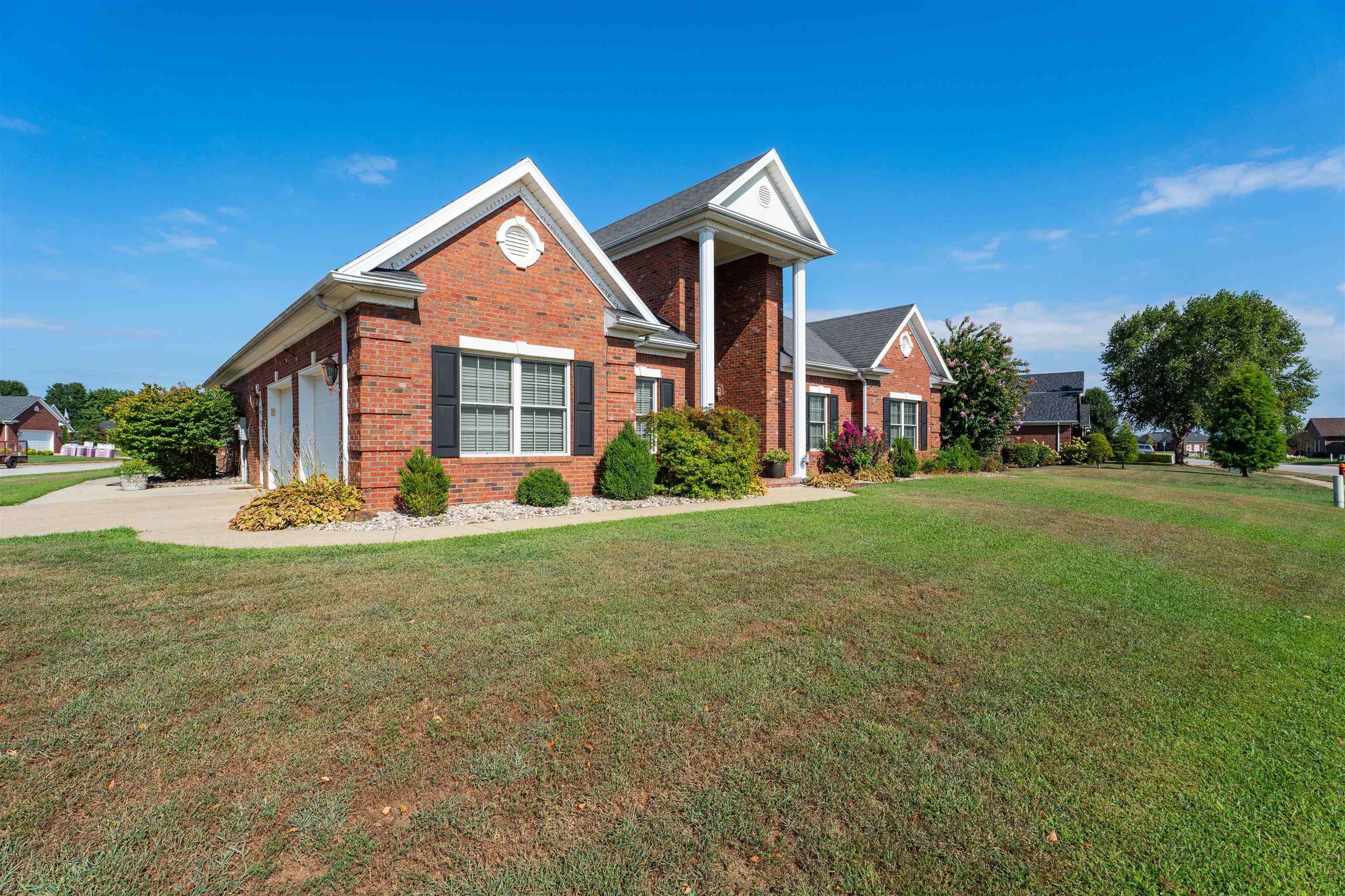 2065 Northwood Drive, Owensboro, Kentucky 42301, 4 Bedrooms Bedrooms, ,3 BathroomsBathrooms,Single Family Residence,For Sale,Northwood Drive,92910