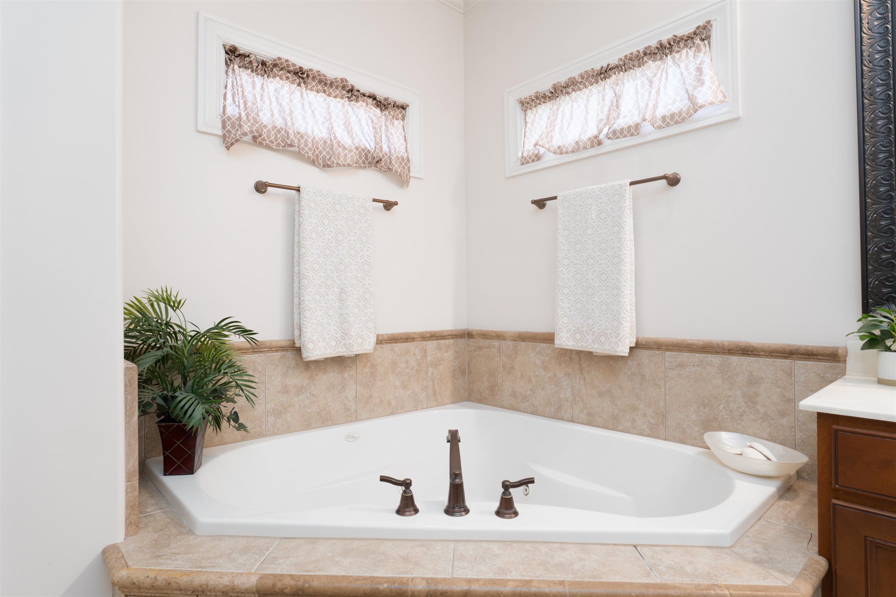 2065 Northwood Drive, Owensboro, Kentucky 42301, 4 Bedrooms Bedrooms, ,3 BathroomsBathrooms,Single Family Residence,For Sale,Northwood Drive,92910