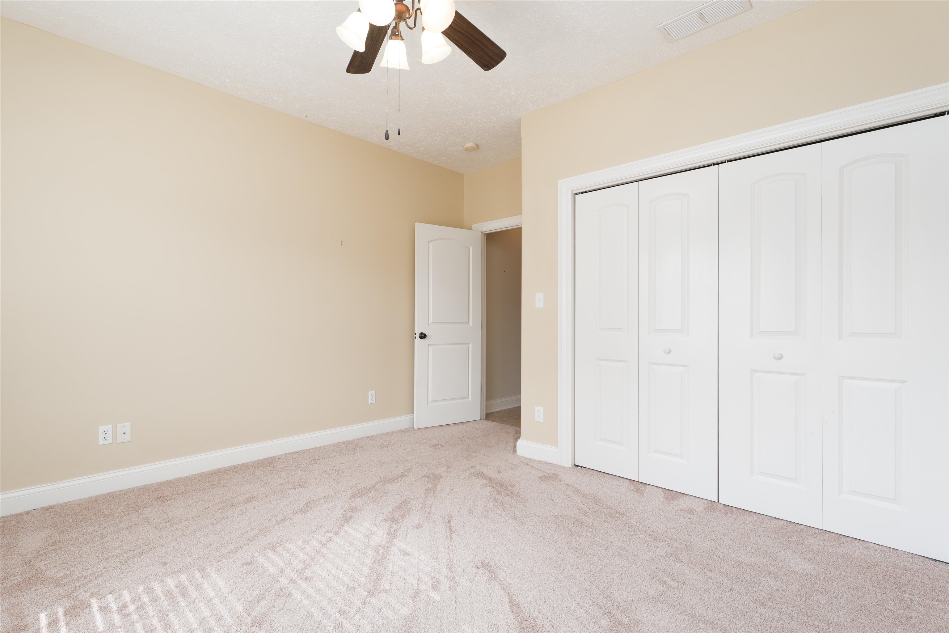 2065 Northwood Drive, Owensboro, Kentucky 42301, 4 Bedrooms Bedrooms, ,3 BathroomsBathrooms,Single Family Residence,For Sale,Northwood Drive,92910