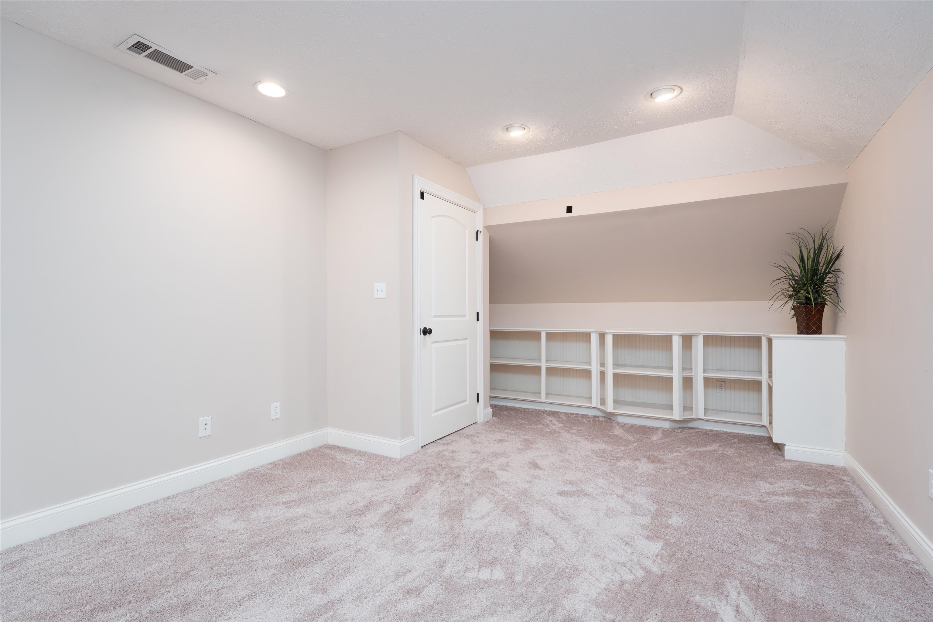 2065 Northwood Drive, Owensboro, Kentucky 42301, 4 Bedrooms Bedrooms, ,3 BathroomsBathrooms,Single Family Residence,For Sale,Northwood Drive,92910