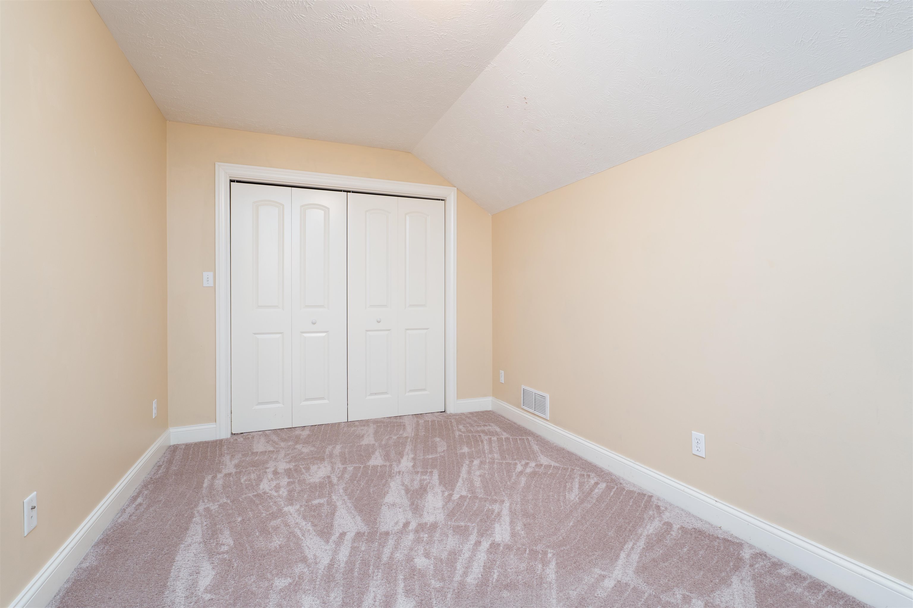 2065 Northwood Drive, Owensboro, Kentucky 42301, 4 Bedrooms Bedrooms, ,3 BathroomsBathrooms,Single Family Residence,For Sale,Northwood Drive,92910
