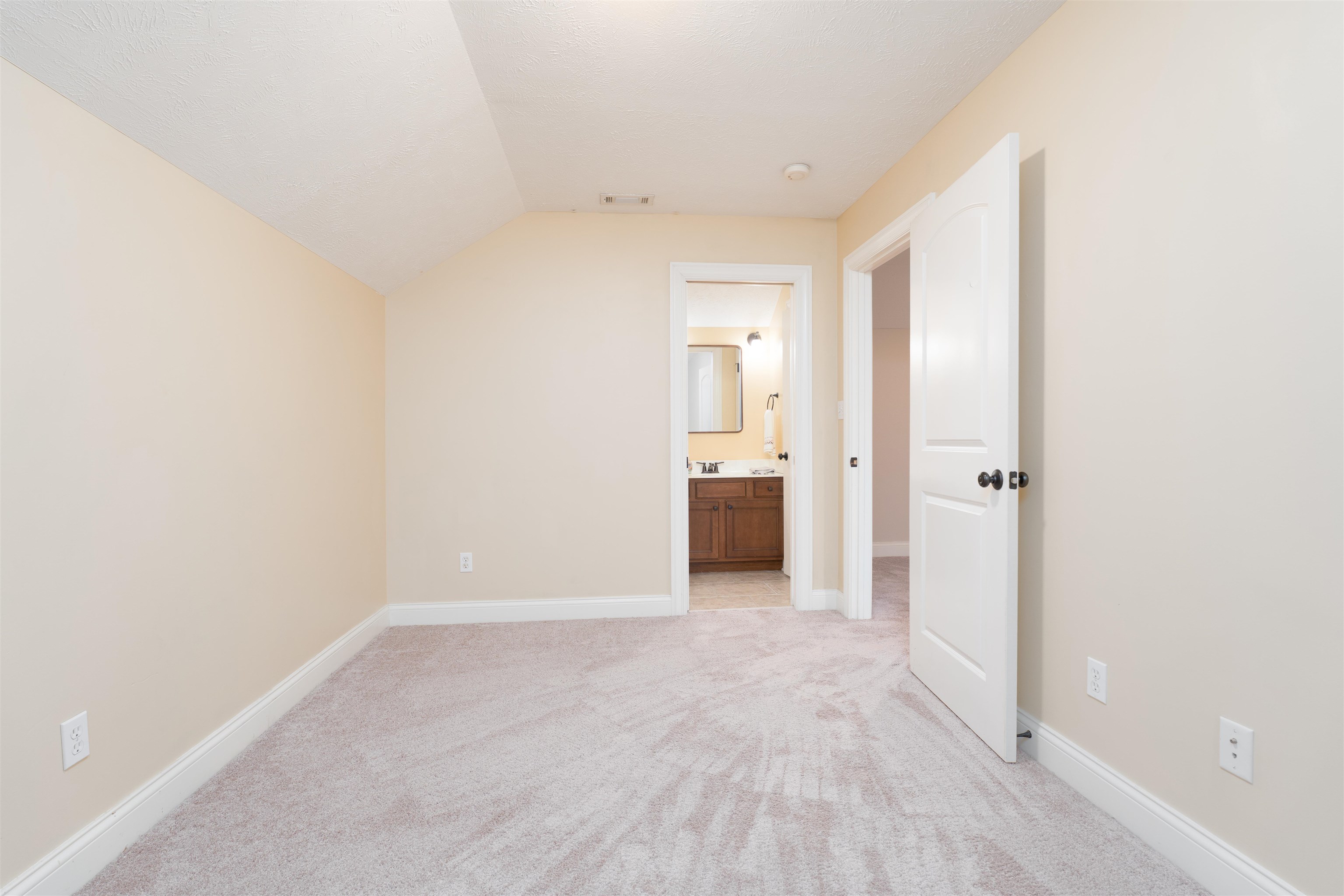 2065 Northwood Drive, Owensboro, Kentucky 42301, 4 Bedrooms Bedrooms, ,3 BathroomsBathrooms,Single Family Residence,For Sale,Northwood Drive,92910