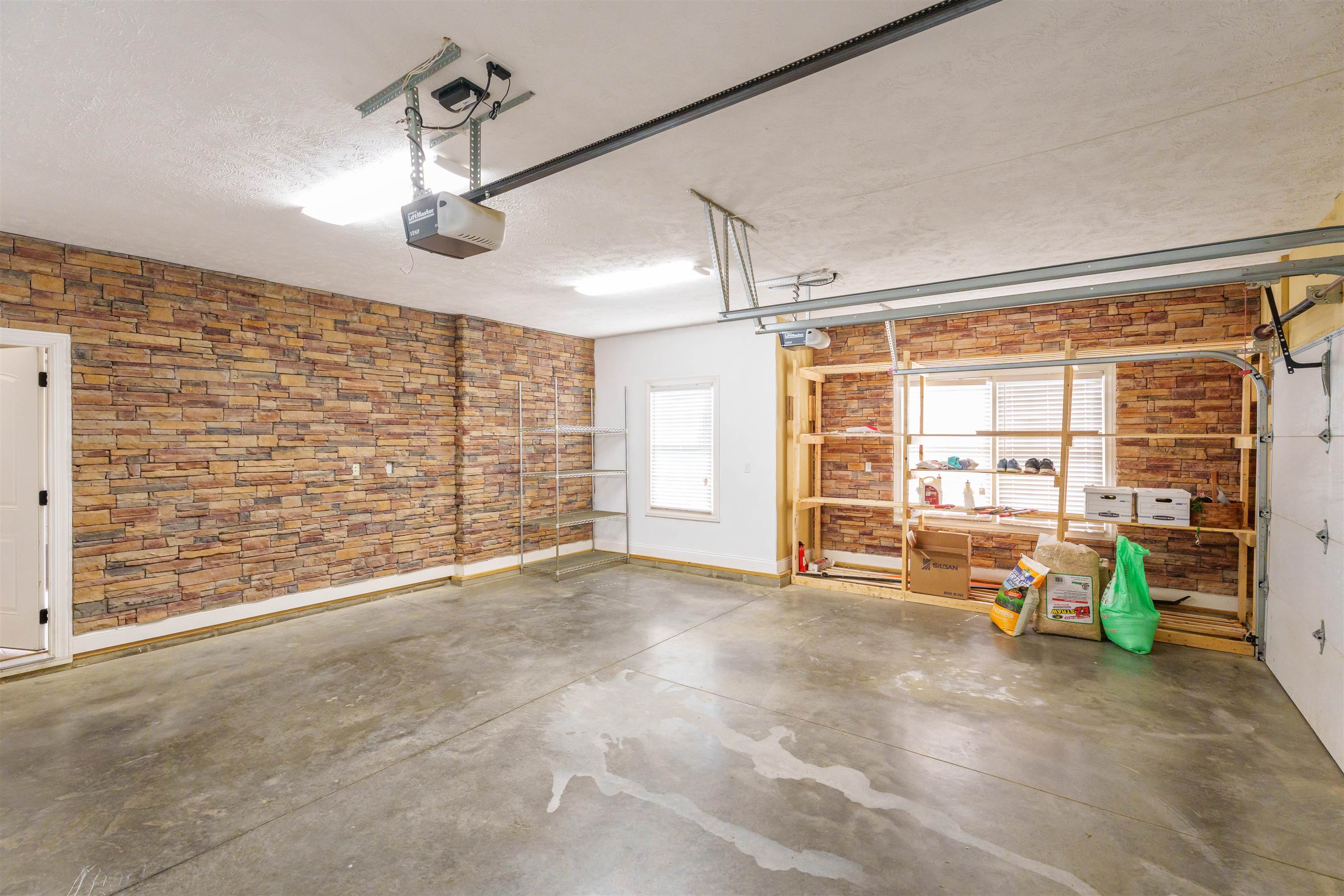 2065 Northwood Drive, Owensboro, Kentucky 42301, 4 Bedrooms Bedrooms, ,3 BathroomsBathrooms,Single Family Residence,For Sale,Northwood Drive,92910