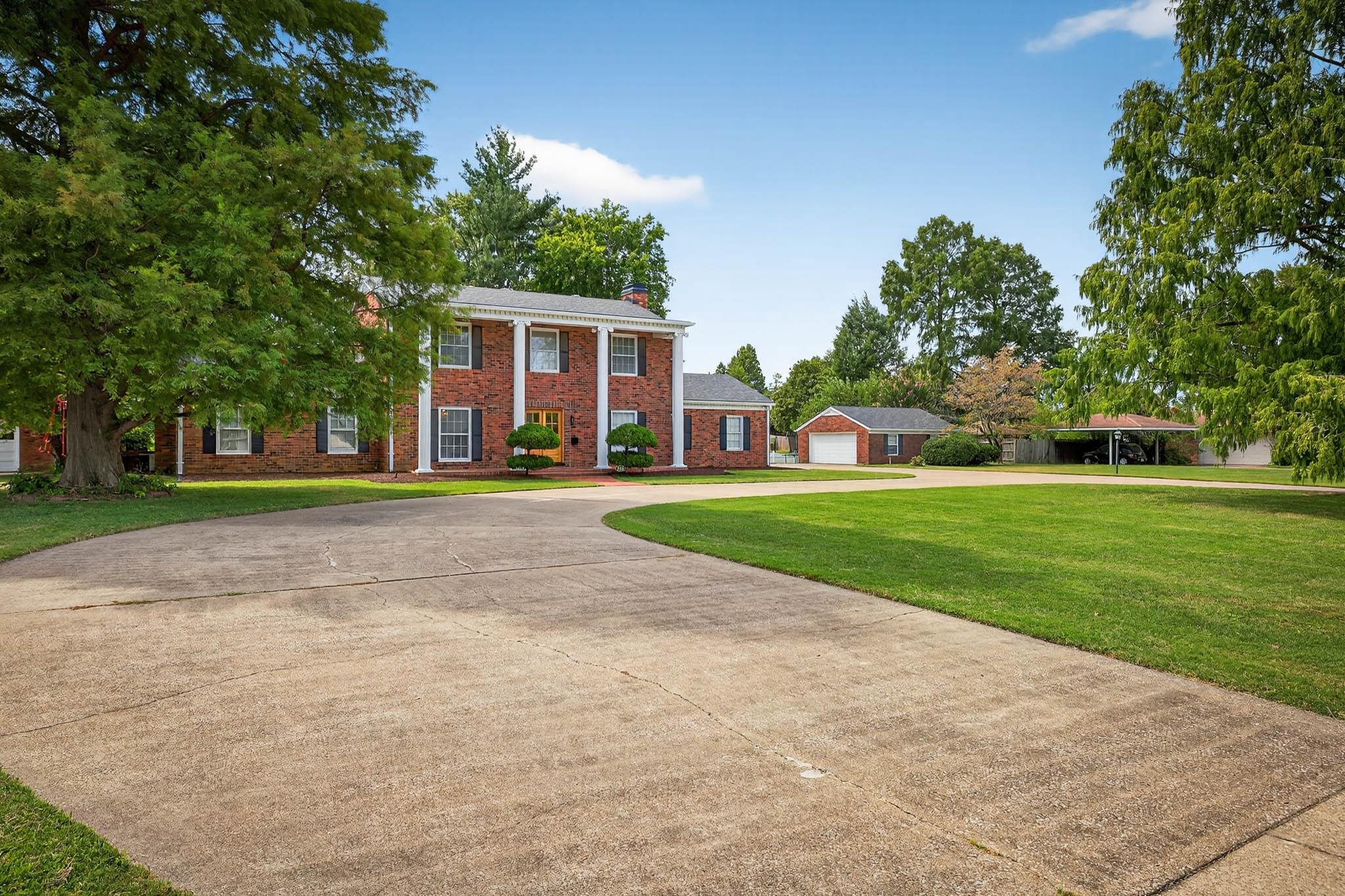 2124 Griffith Ave, Owensboro, Kentucky 42301, 5 Bedrooms Bedrooms, ,3 BathroomsBathrooms,Single Family Residence,For Sale,Griffith Ave,92916