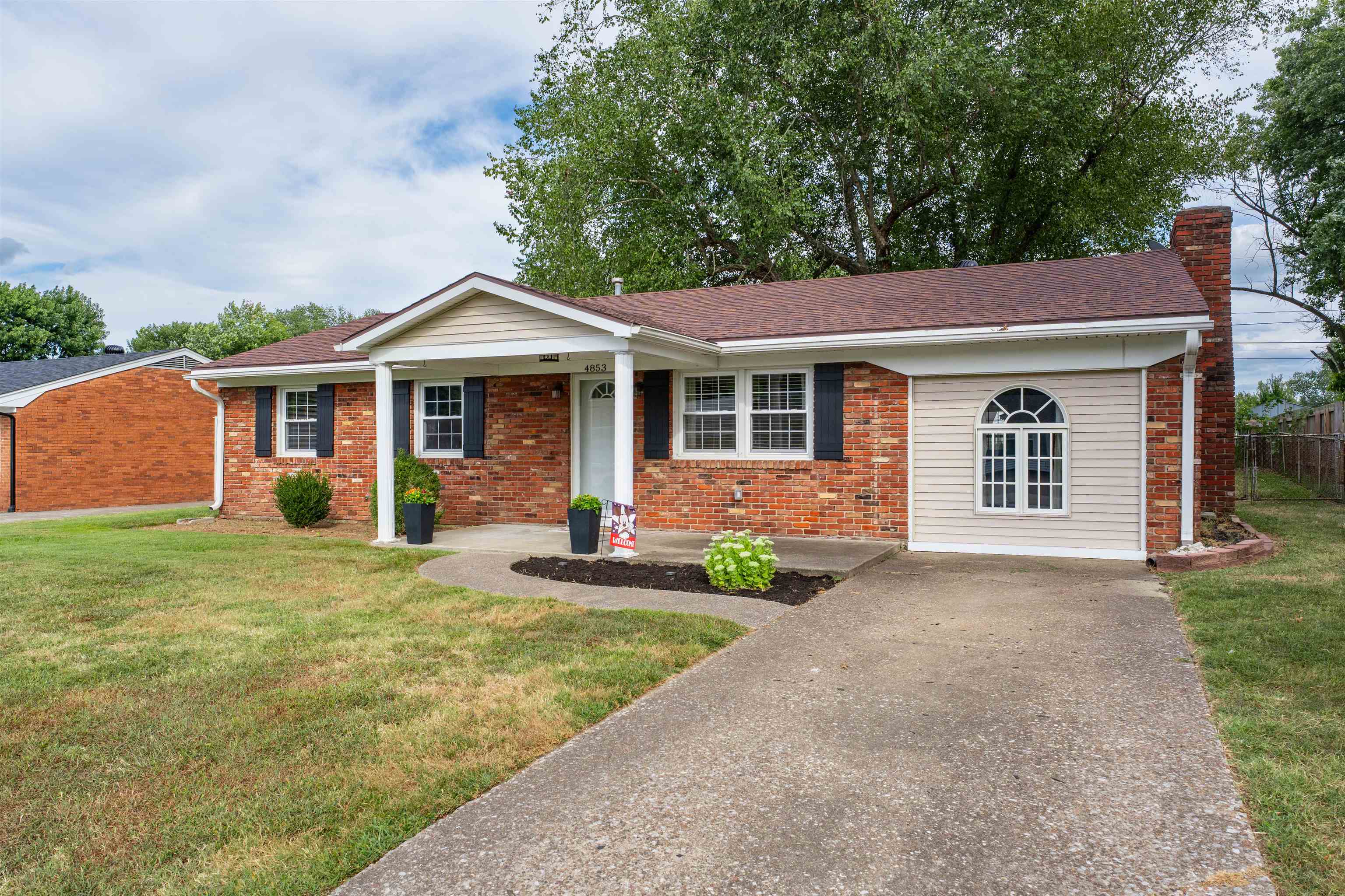 4853 Sturbridge Place, Owensboro, Kentucky 42303, 3 Bedrooms Bedrooms, ,1 BathroomBathrooms,Single Family Residence,For Sale,Sturbridge Place,92918