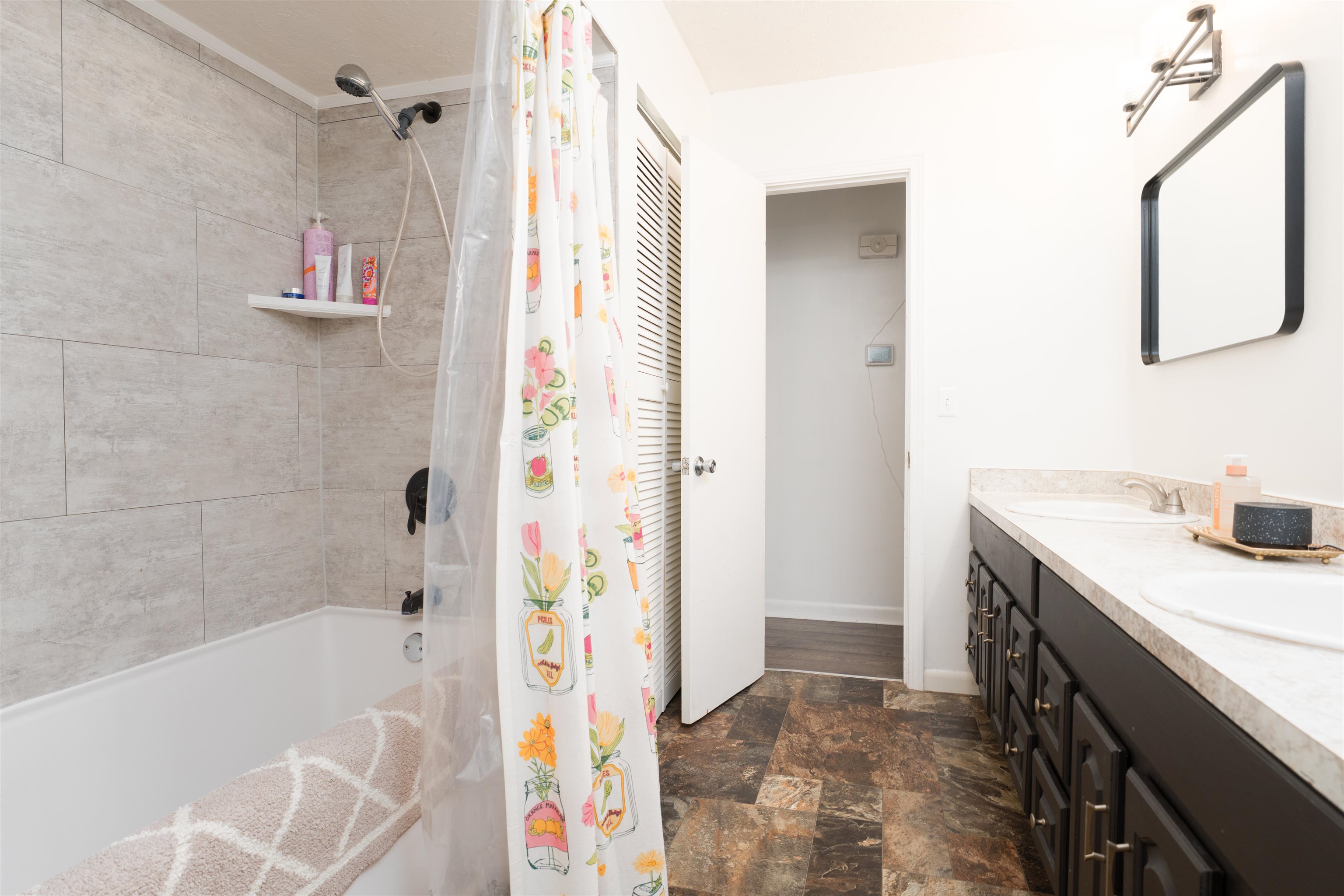 4853 Sturbridge Place, Owensboro, Kentucky 42303, 3 Bedrooms Bedrooms, ,1 BathroomBathrooms,Single Family Residence,For Sale,Sturbridge Place,92918