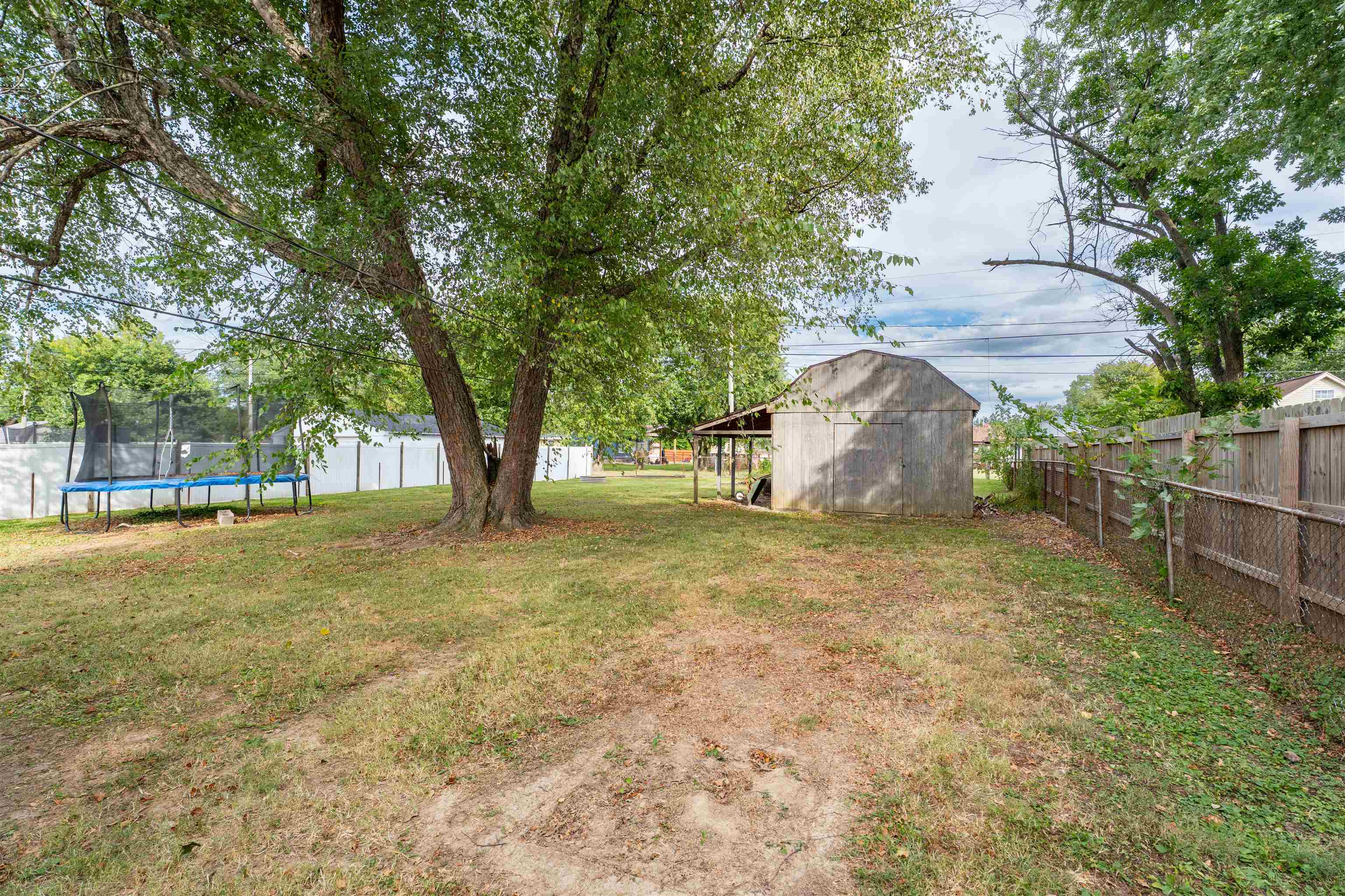 4853 Sturbridge Place, Owensboro, Kentucky 42303, 3 Bedrooms Bedrooms, ,1 BathroomBathrooms,Single Family Residence,For Sale,Sturbridge Place,92918
