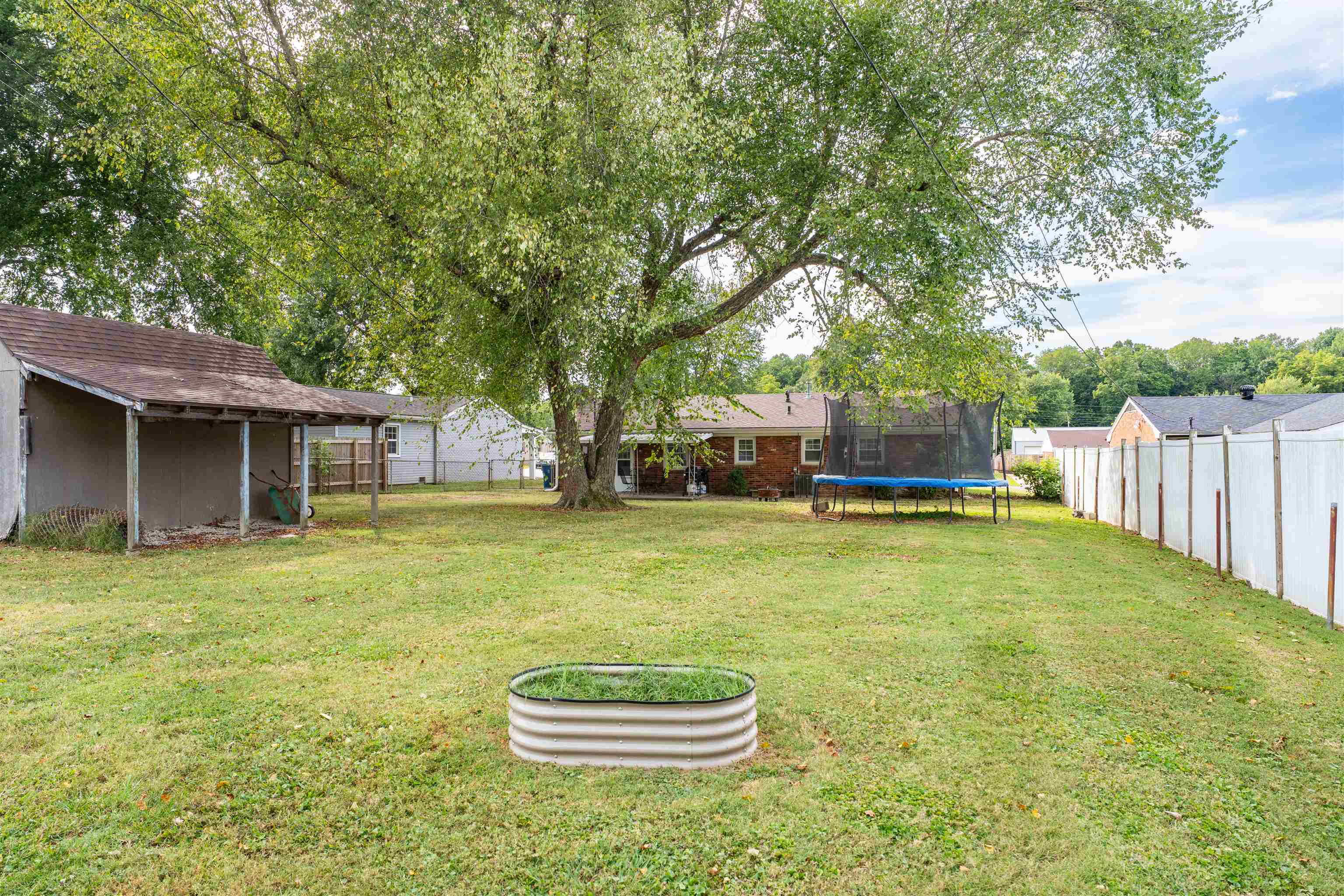 4853 Sturbridge Place, Owensboro, Kentucky 42303, 3 Bedrooms Bedrooms, ,1 BathroomBathrooms,Single Family Residence,For Sale,Sturbridge Place,92918
